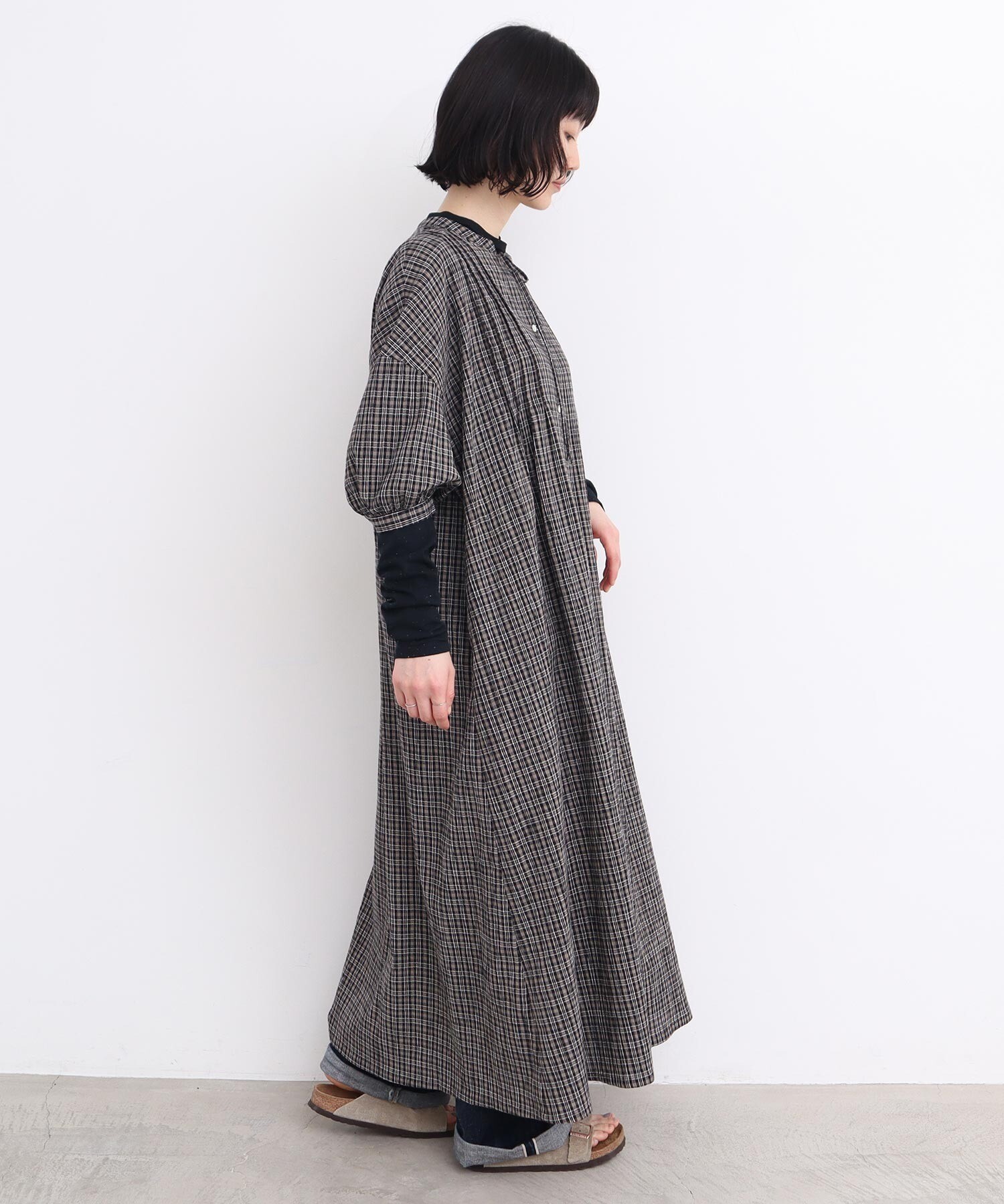 awtpページ　黒のワンピースと頭のリボン ドット柄シフォンドッキングティアードセレモニーワンピース