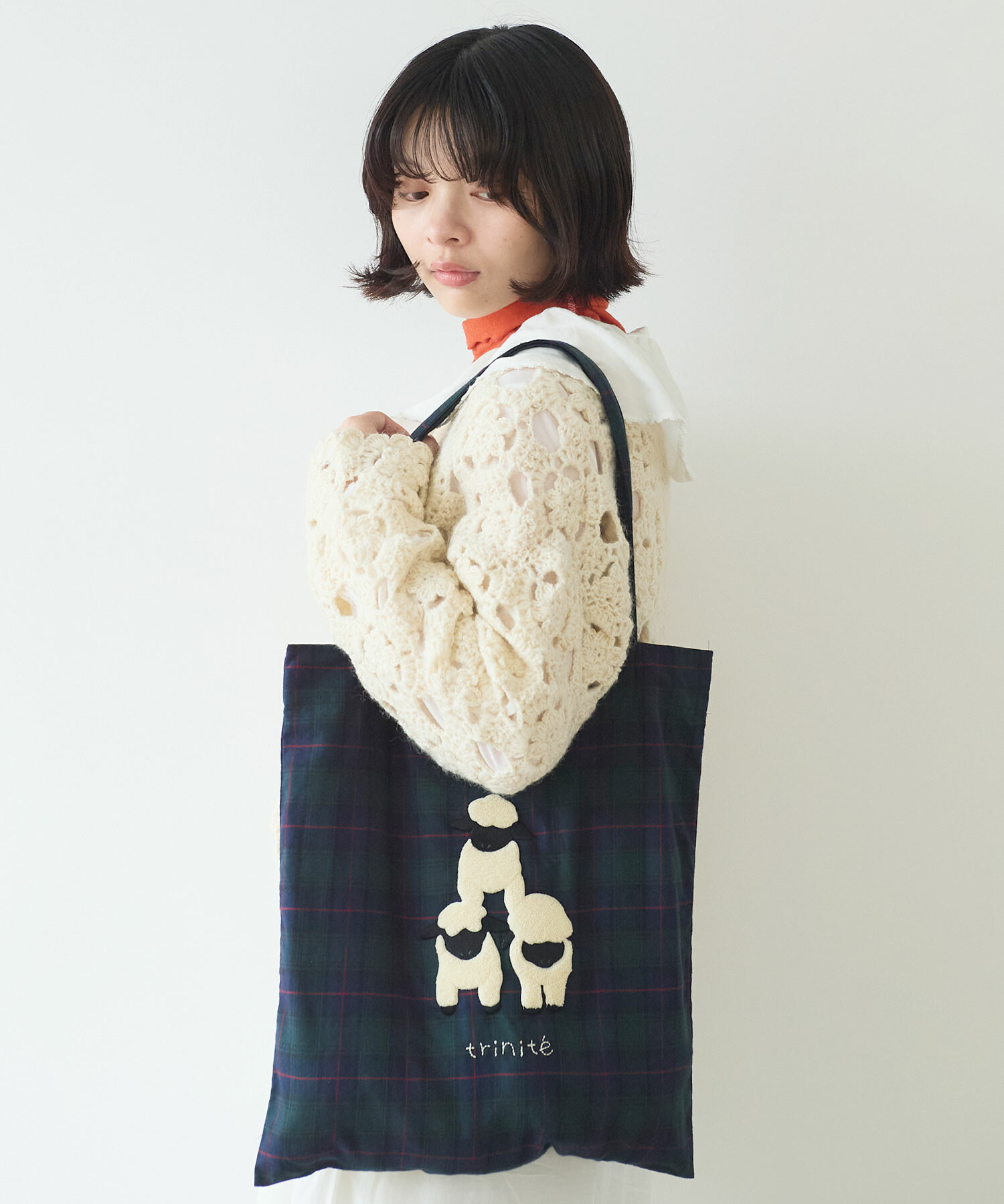 AMBIDEX Store 〇 ひつじ刺繍 トートバッグ(F アカ): bulle de savon