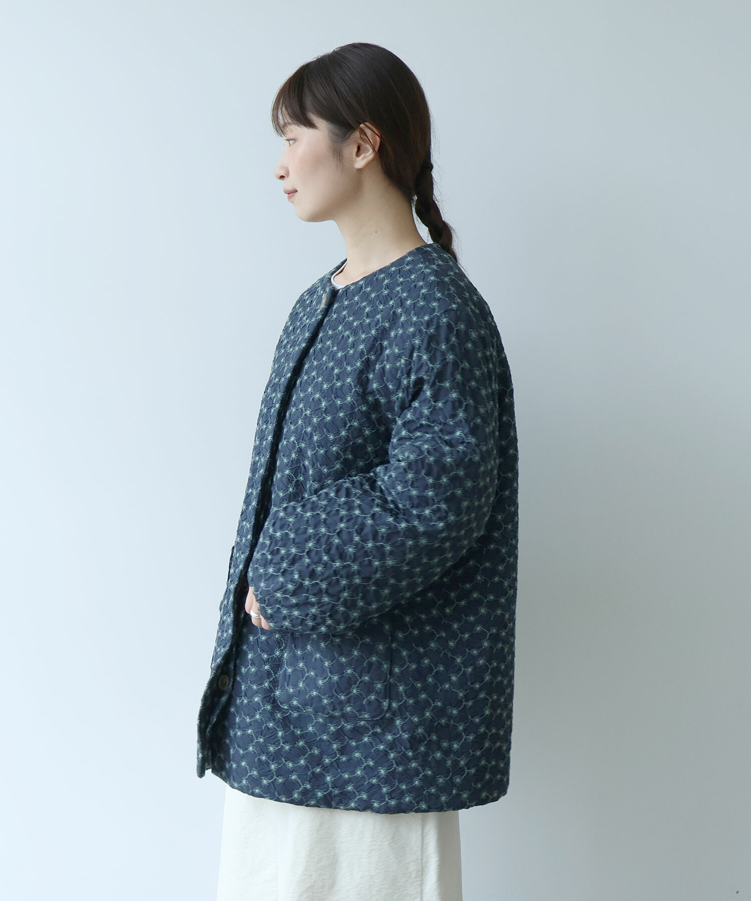 AMBIDEX Store 〇 evodown はな刺繍 ノーカラーコート(F コン): bulle