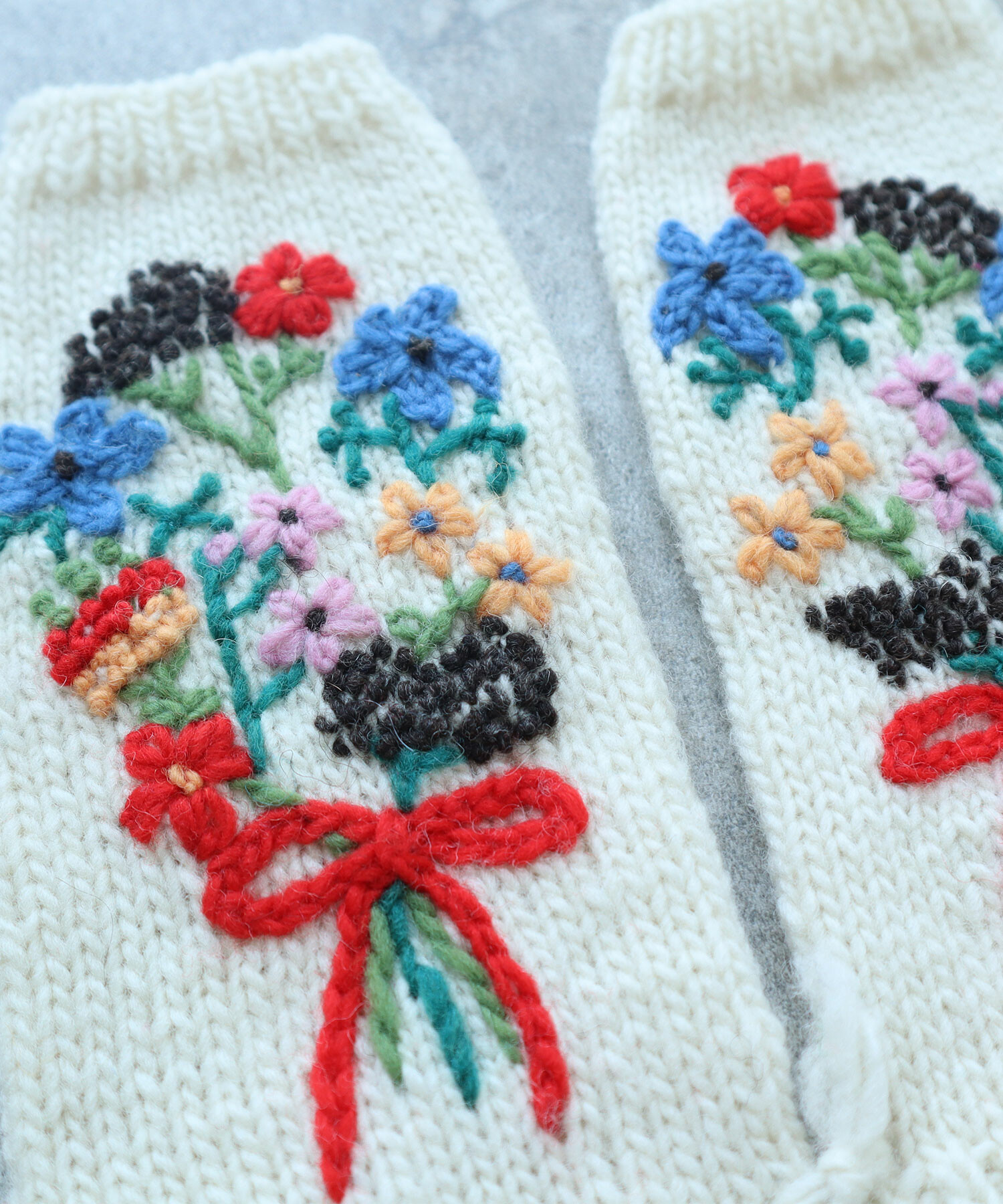 AMBIDEX Store 〇 ペルーハンドニット ブーケ刺繍 グローブ(F コゲチャ