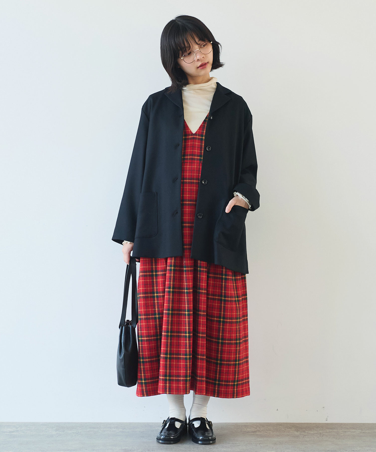 プードルアップリケジャンパースカート POU DOU DOU（プードゥドゥ）の「ツイルプードル刺繍ジャンスカ