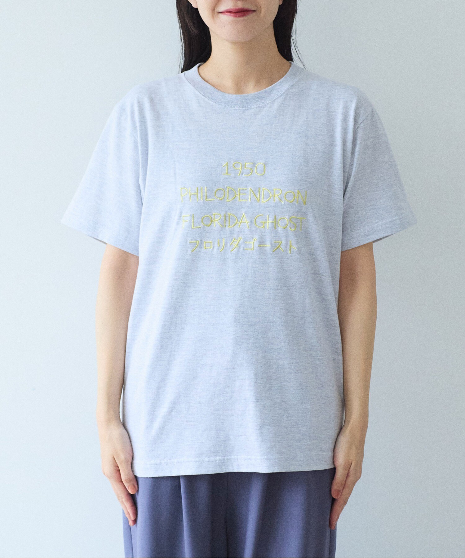 AMBIDEX Store PHILODENDRON embroidely Tシャツ(F シロ): yuni