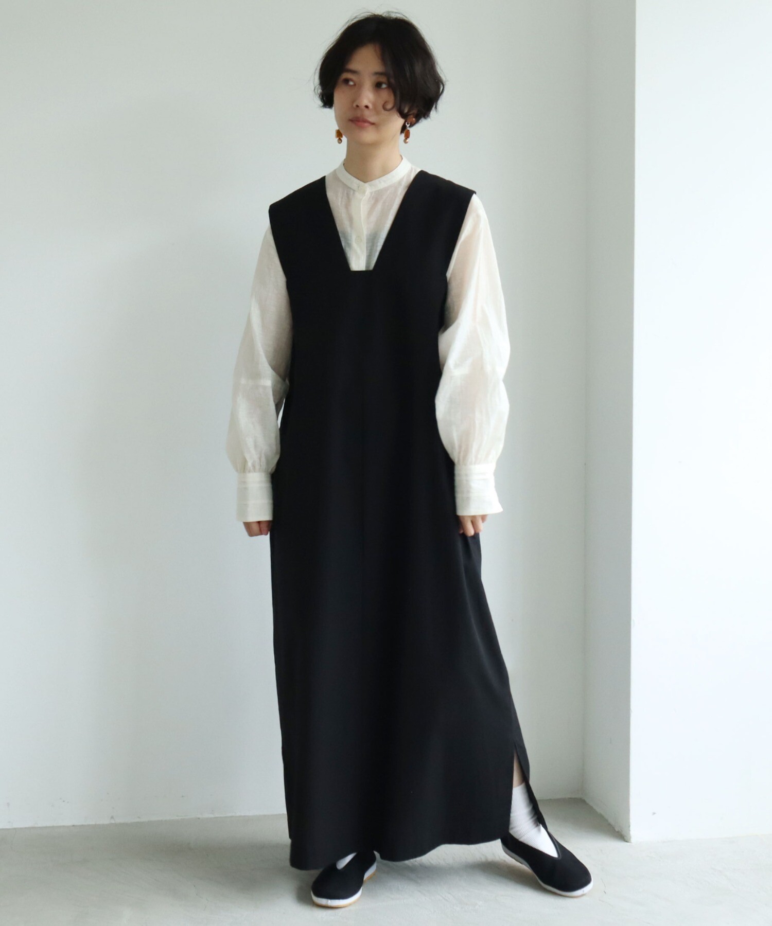 yuni ユニ　80/2強撚ギャバコットン jumper skirt  ブラック