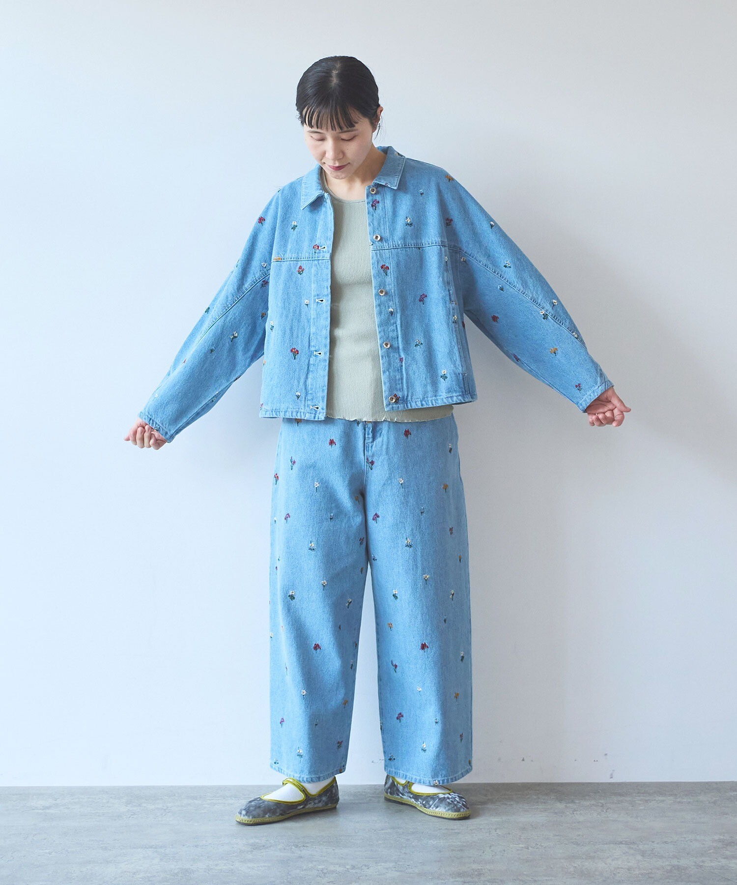 AMBIDEX Store floral embloidely denim 5pkt back gum パンツ(M
