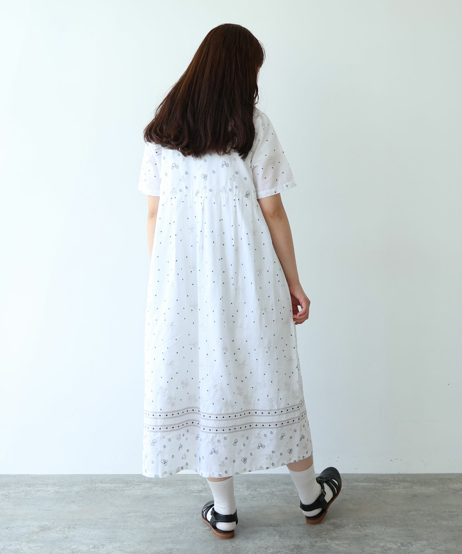 AMBIDEX Store ○ びわ刺繍 ワンピース(F シロ): bulle de savon
