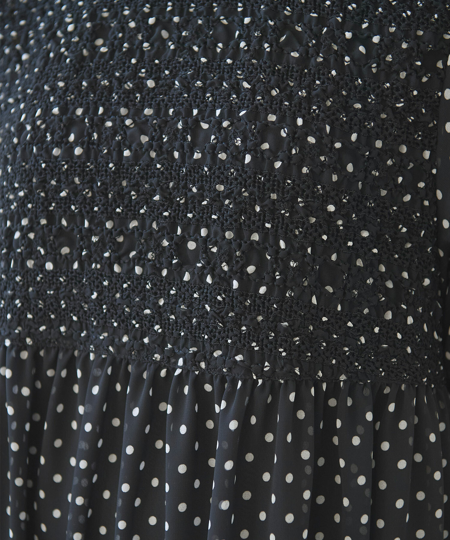 ビュルデサボン　bulle de savon 刺繍ワンピース　ブラック bulle de savon ビュル デ サボン ドット刺繍 ワンピース