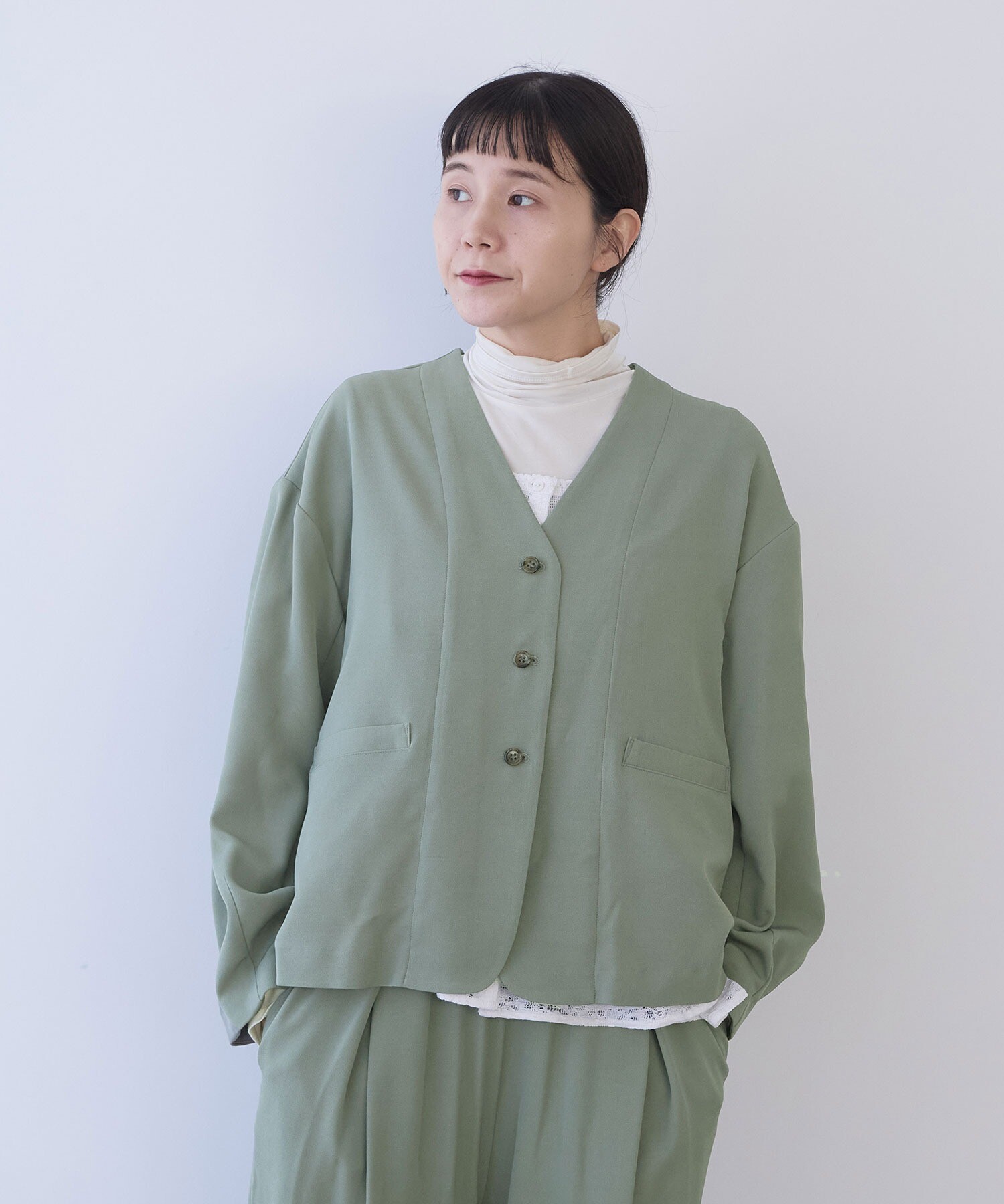 ebure ボタニカルリネン ドロップショルダージャケット グレー ebure ボタニカルリネン ドロップショルダージャケット グレー 61,600