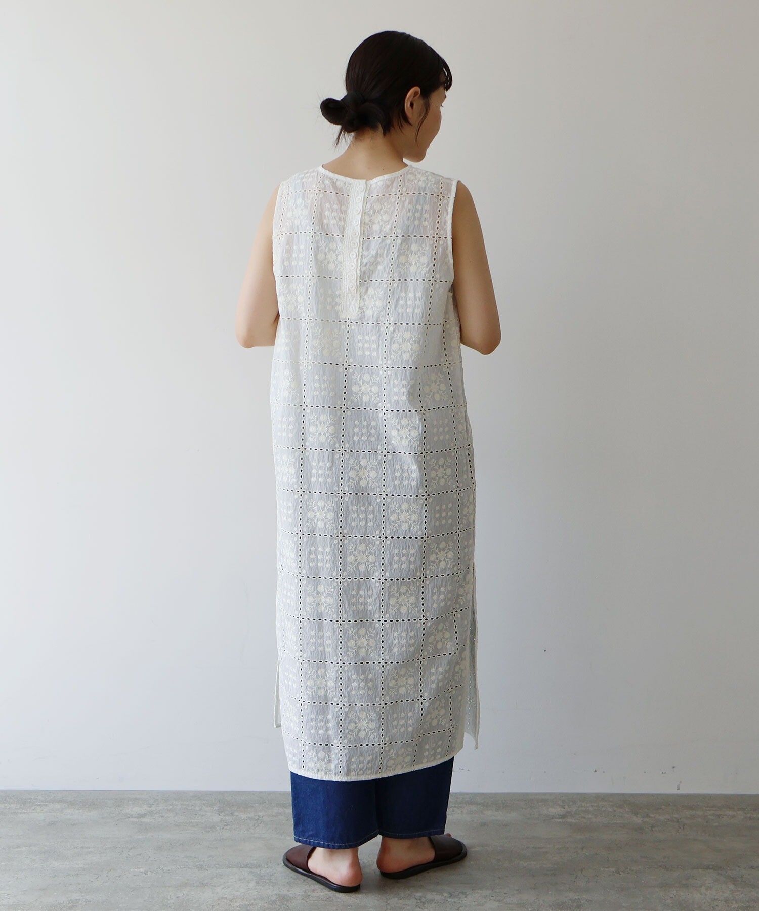 AMBIDEX Store 【予約販売】△○eyelet embroidely sleeveless