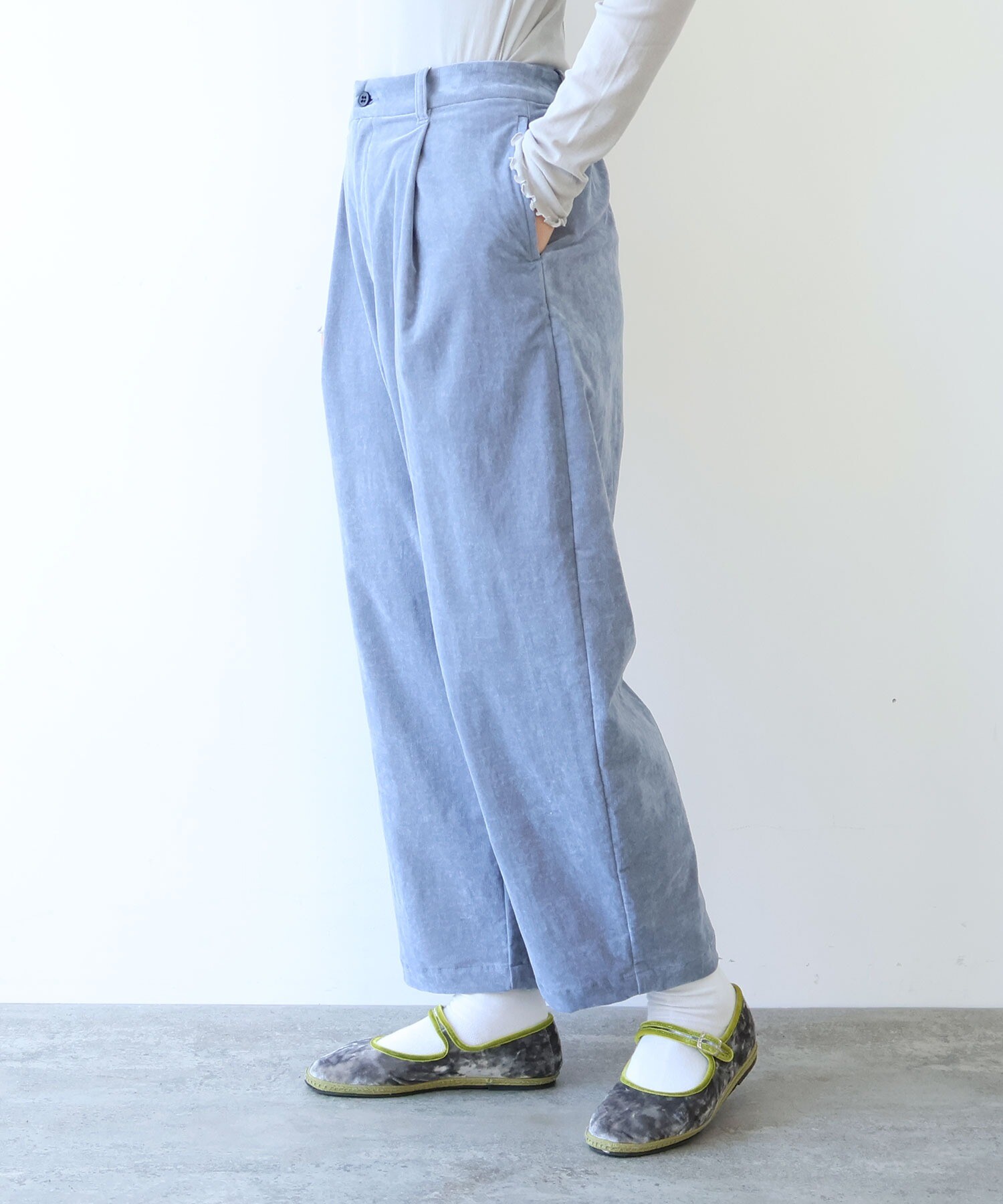 Nb様 ニューバランスの「M2002R」シリーズから、夏に映えるネオングリーンが