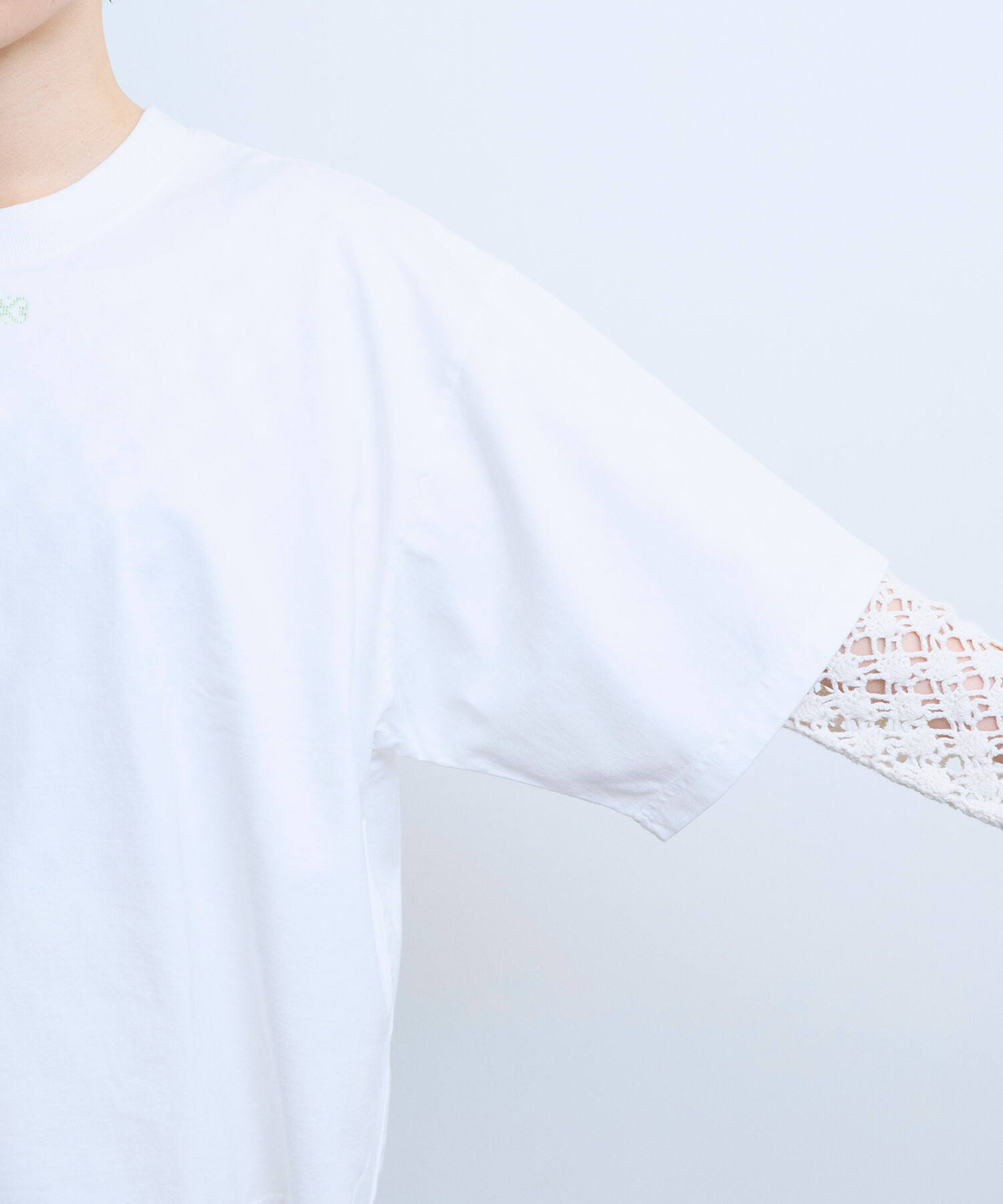 AMBIDEX Store 【予約販売】〇SSESEB×WAAN BACK BLOOM T-SHIRT(F WHITE