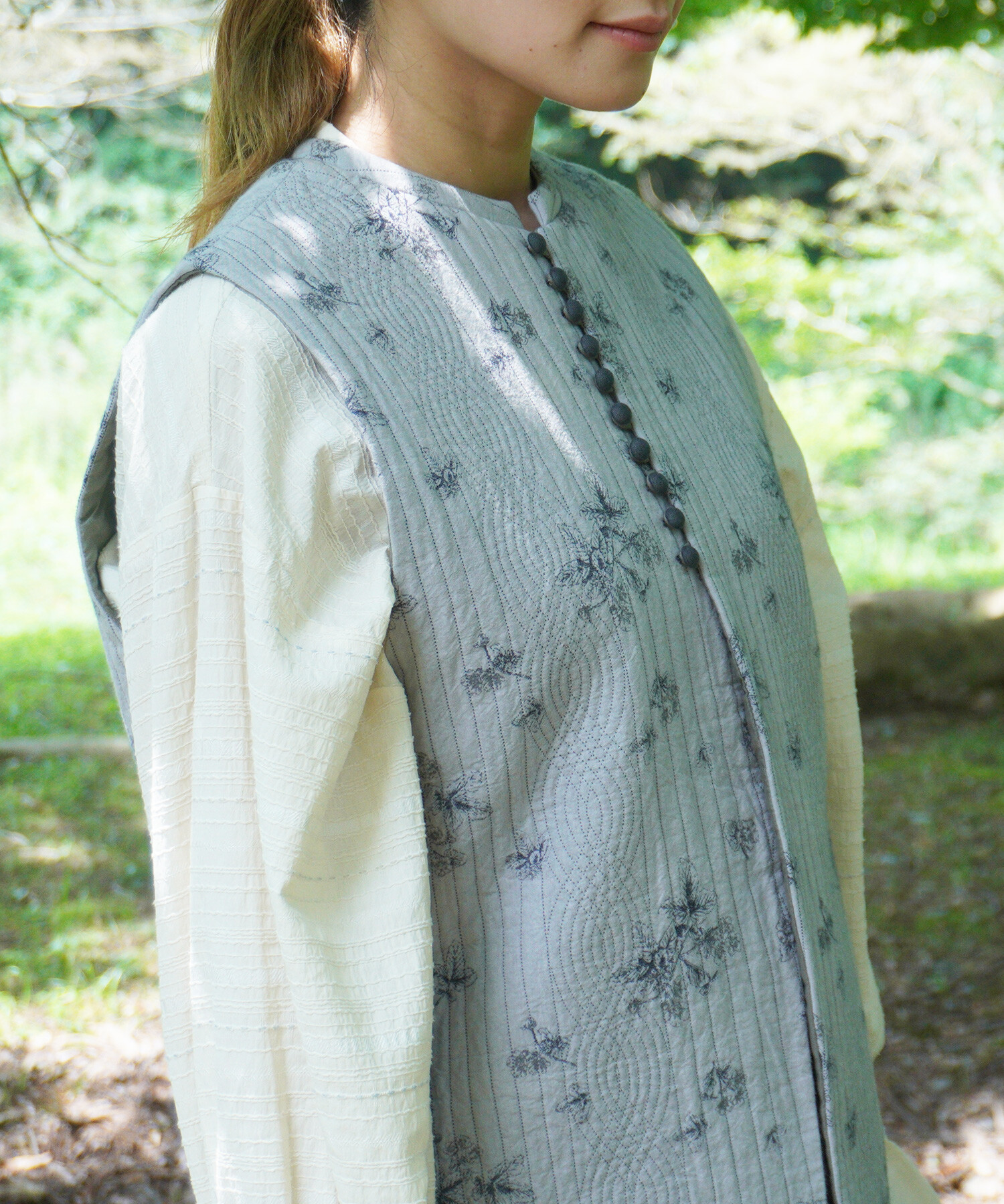 AMBIDEX Store 〇flower quilt jacquard ベスト(F グレー): FLAT