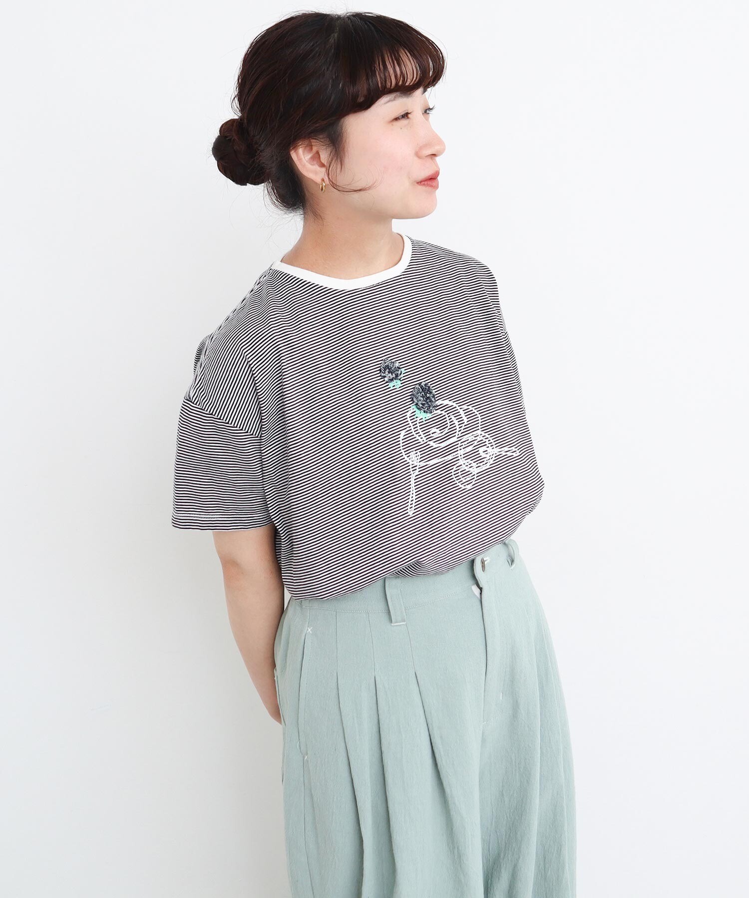 AMBIDEX Store 〇おやつの時間 テープ刺繍Tシャツ(F クロ): l