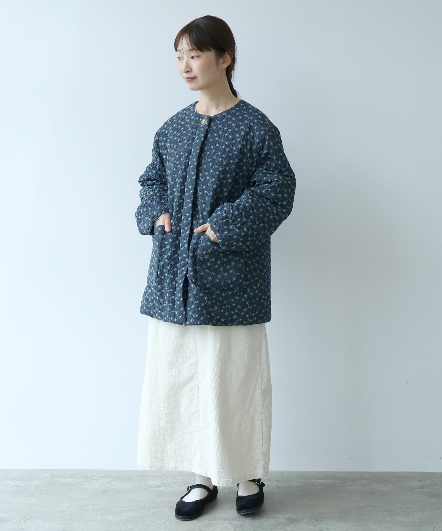 AMBIDEX Store △〇 evodown はな刺繍 ノーカラーコート(F コン