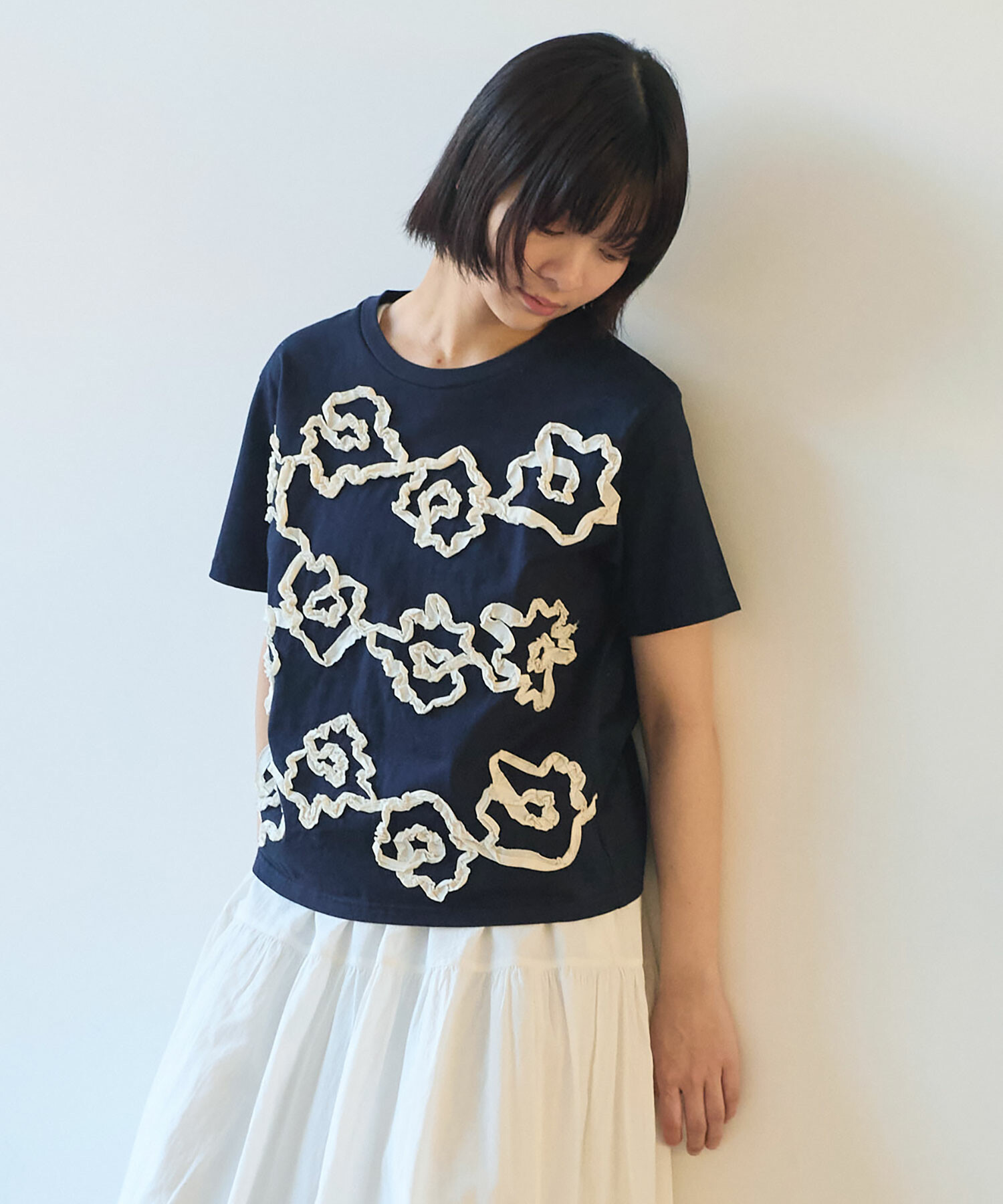 AMBIDEX Store 〇 くるくるはなテープ刺繍 Tシャツ(F コン
