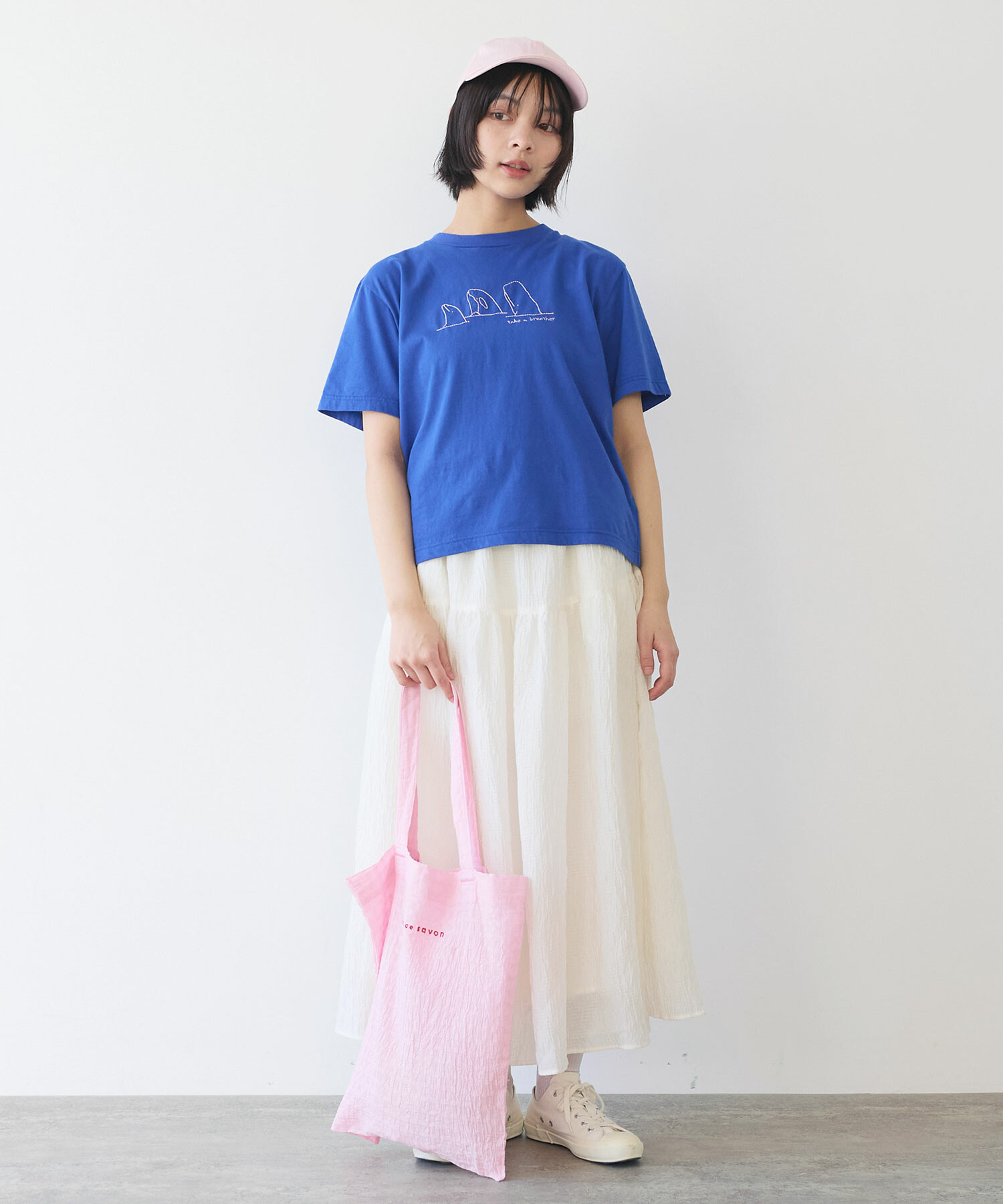 AMBIDEX Store △〇 くじらのなかまたち 刺繍Tシャツ(F シロ): bulle
