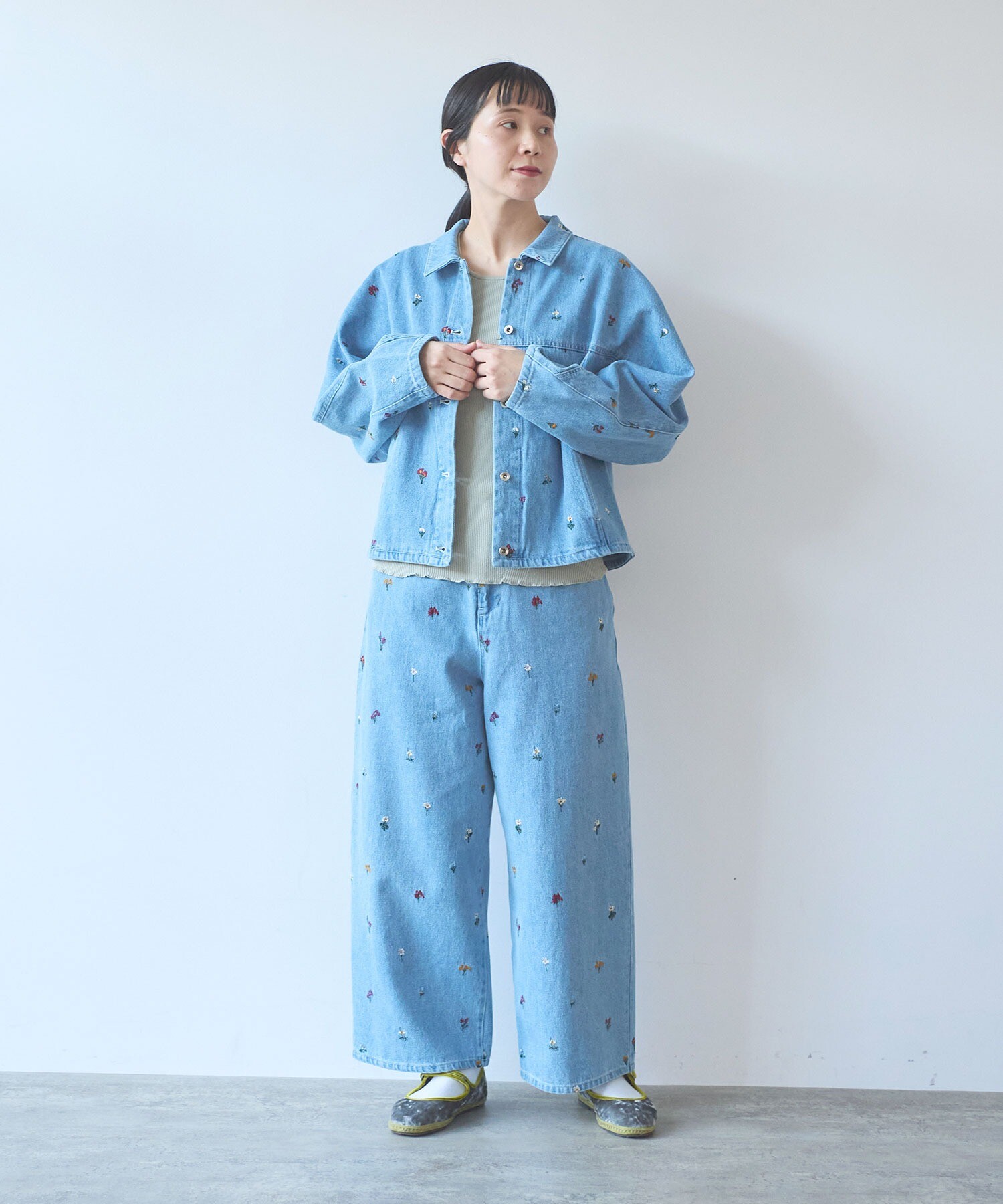 AMBIDEX Store floral embloidely denim 5pkt back gum パンツ(M