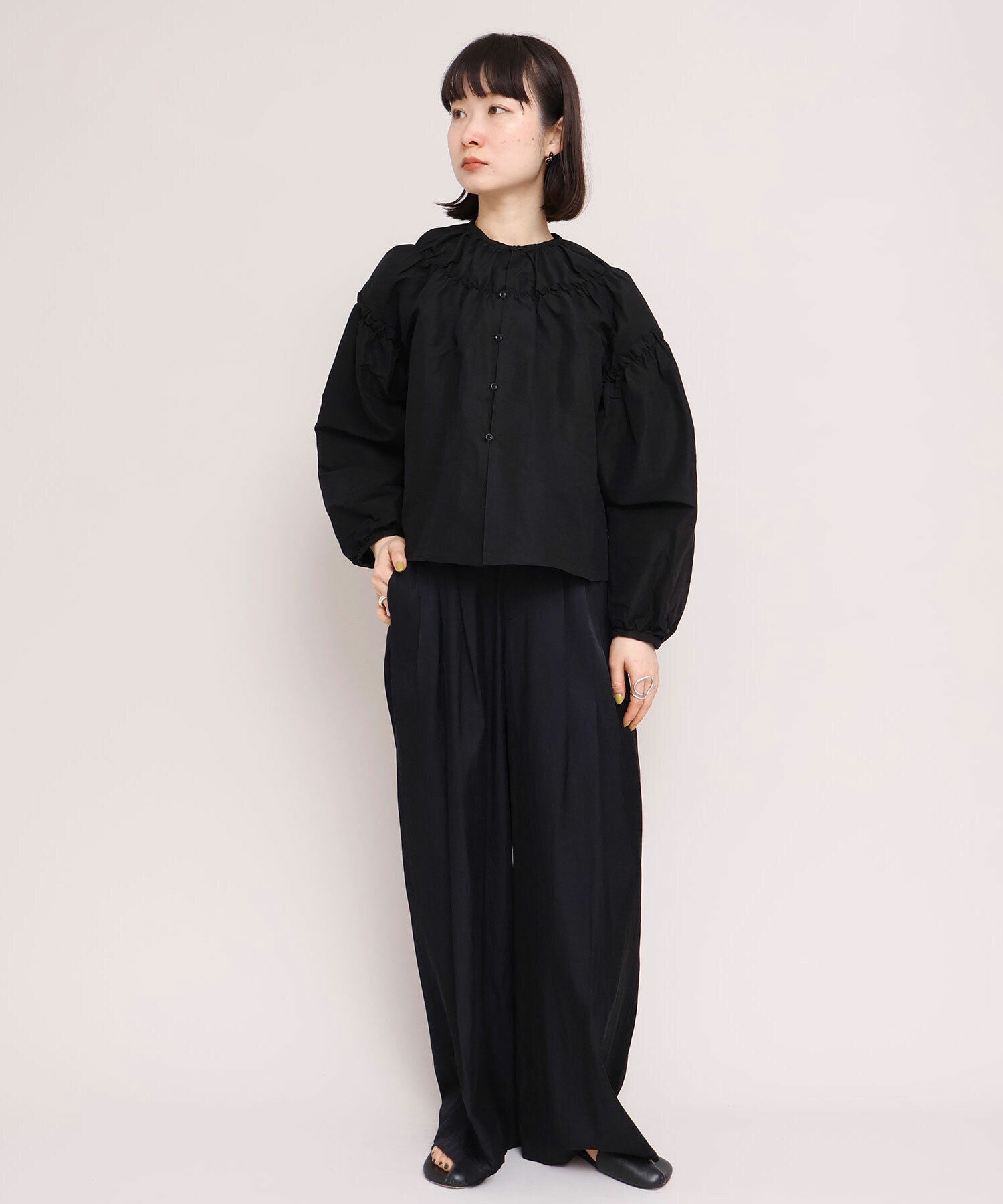 【超美品】8YARDS ♪ERITSUKI HYBRIDシャツ M 黒 mizuiro ind プリーツカラーシャツプルオーバー｜ MARcourt ONLINE