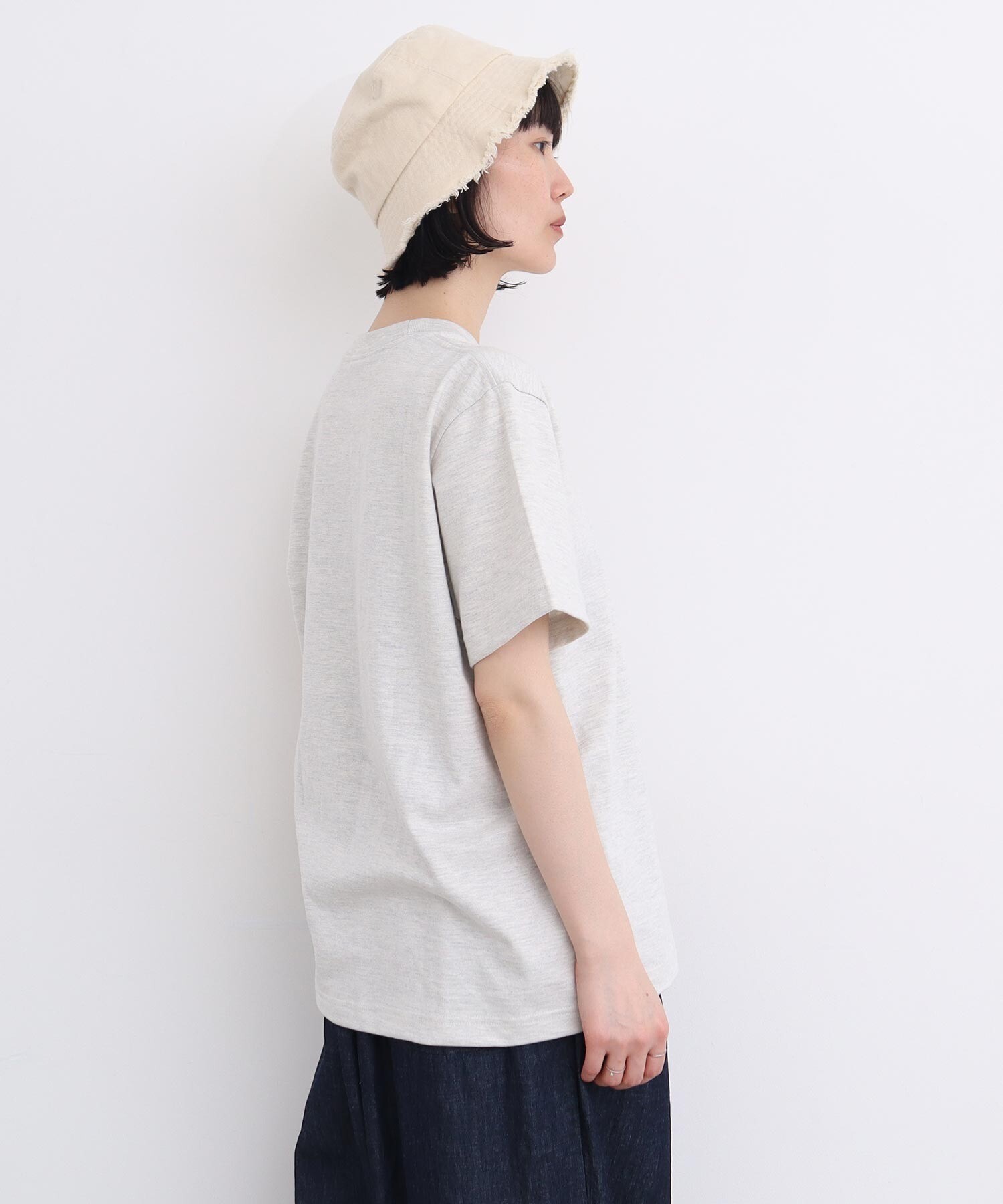 AMBIDEX Store ○イス生活 刺繍Tシャツ(F オートミール): l'atelier du