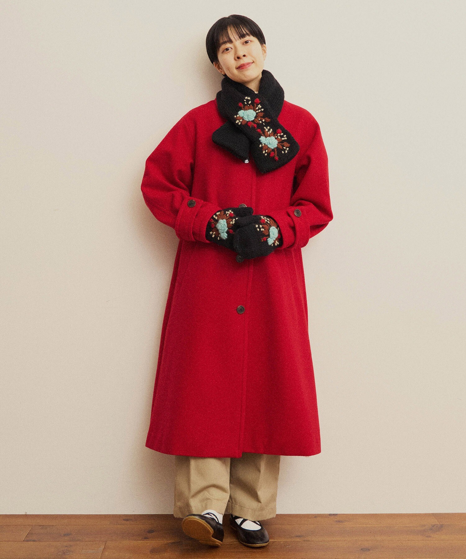 AMBIDEX Store ○【WEB別注】ネパールハンドニット 刺繍ミトン(F クロ