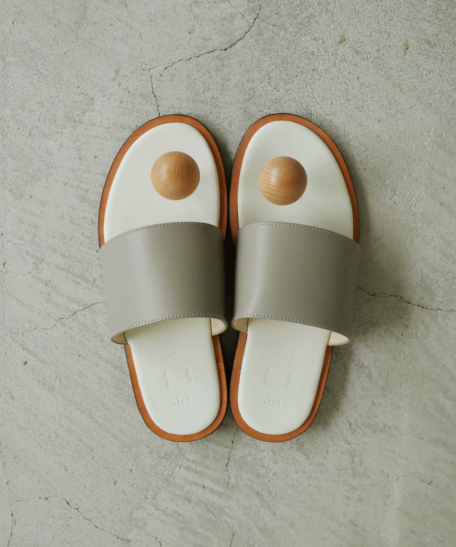 AMBIDEX Store △_Fot wood ball sandals(36 グレー): note et silence.