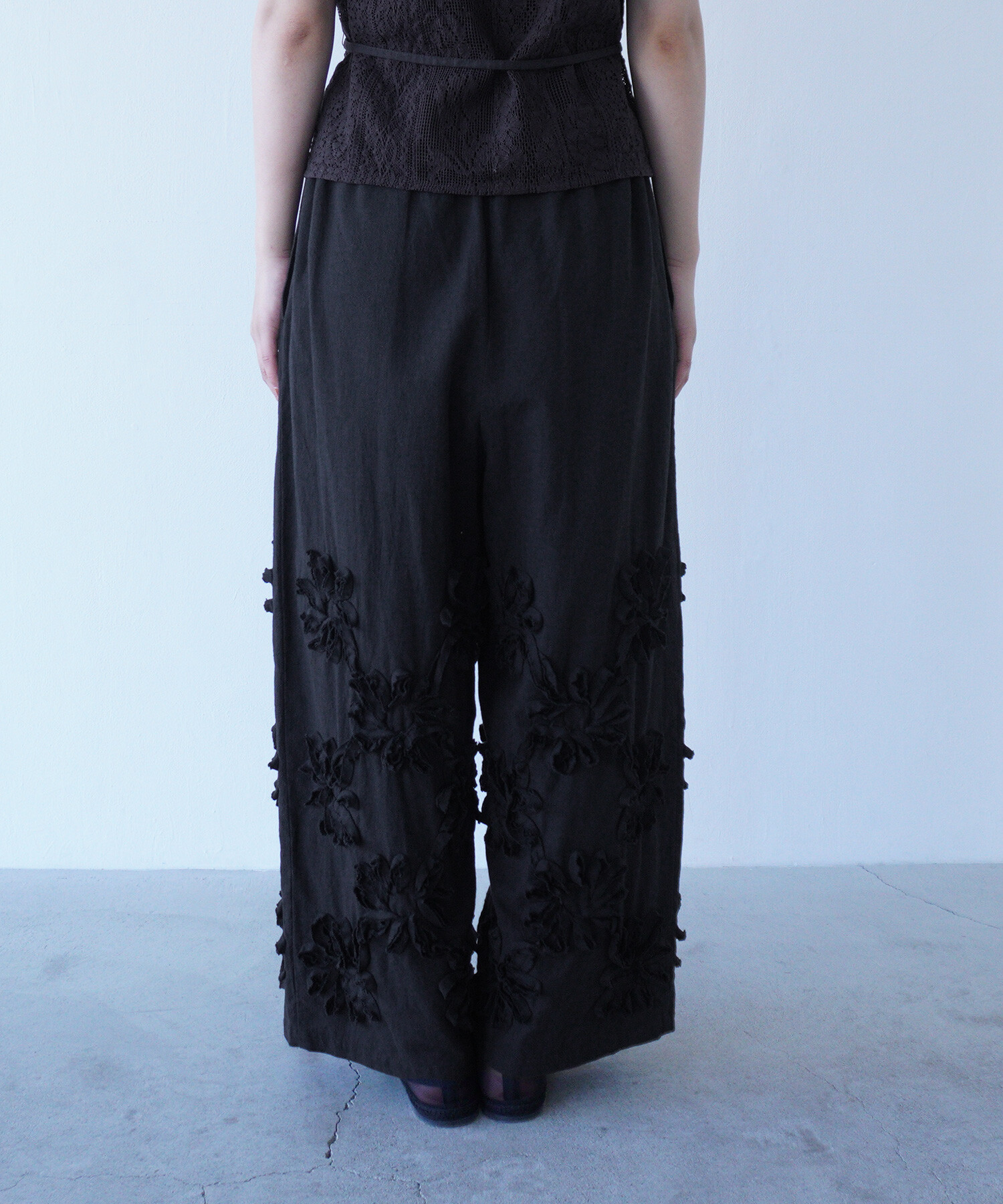 AMBIDEX Store △〇rondo ribbon embroidery ギャザーパンツ(F