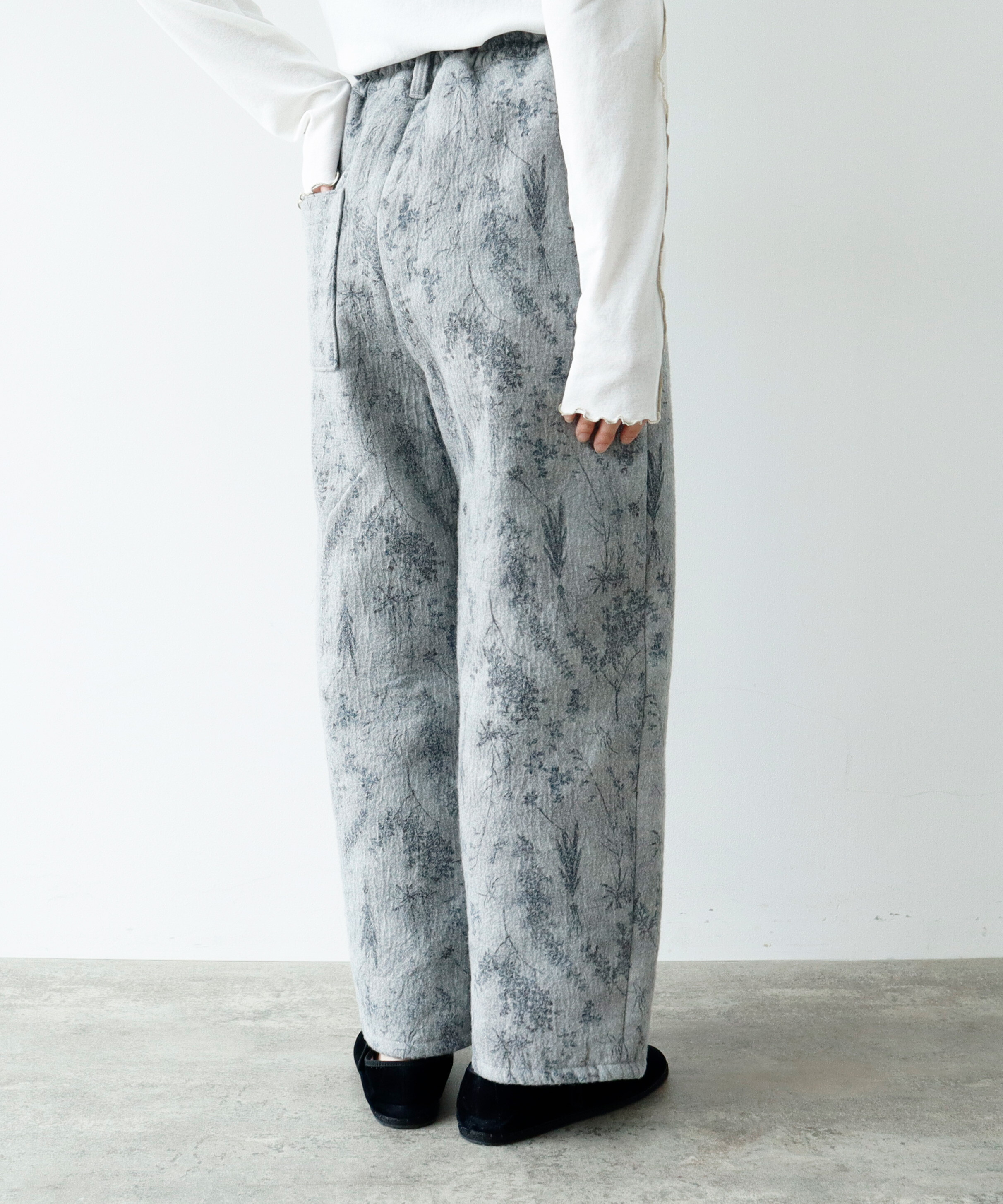 AMBIDEX Store 〇old letter flowers カーブパンツ(F ベージュ): Rin