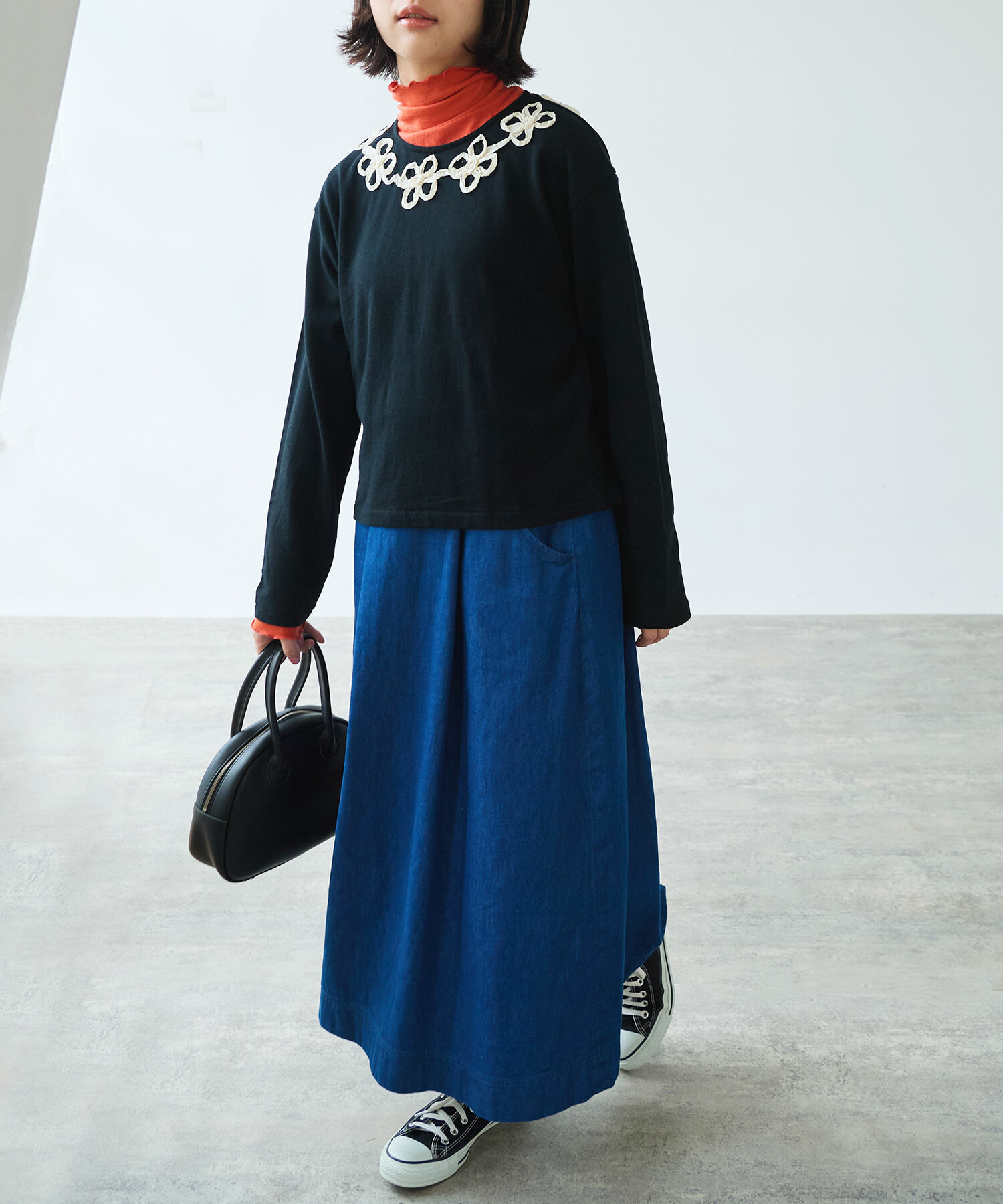 AMBIDEX Store 〇 くるくるはなテープ刺繍 プルオーバー(F クロ