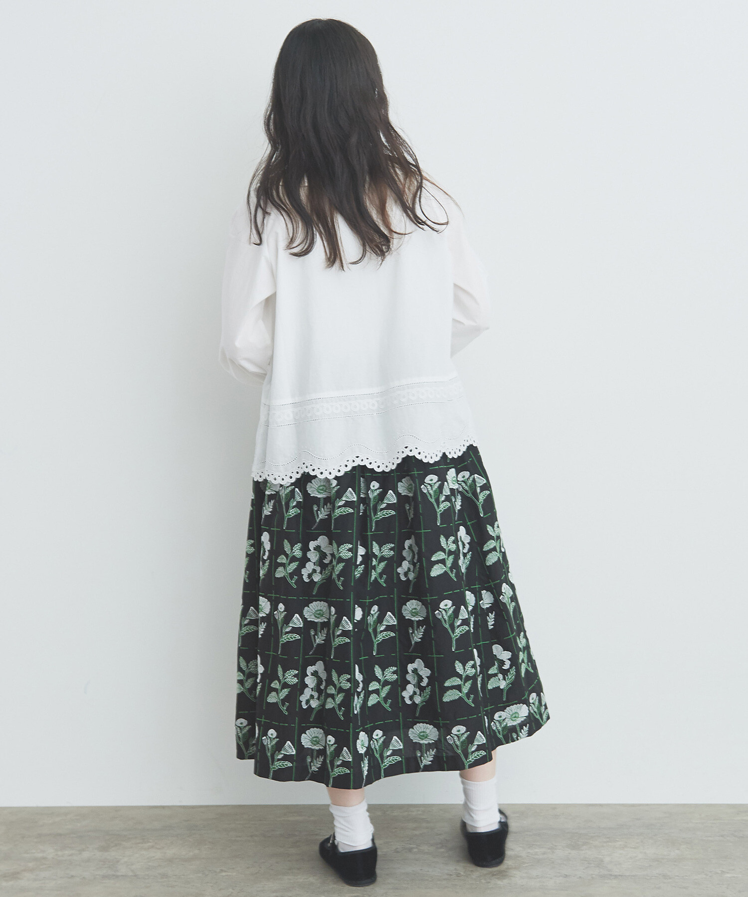 AMBIDEX Store ○花切手の刺繍 フレアスカート(F クロ): bulle de savon