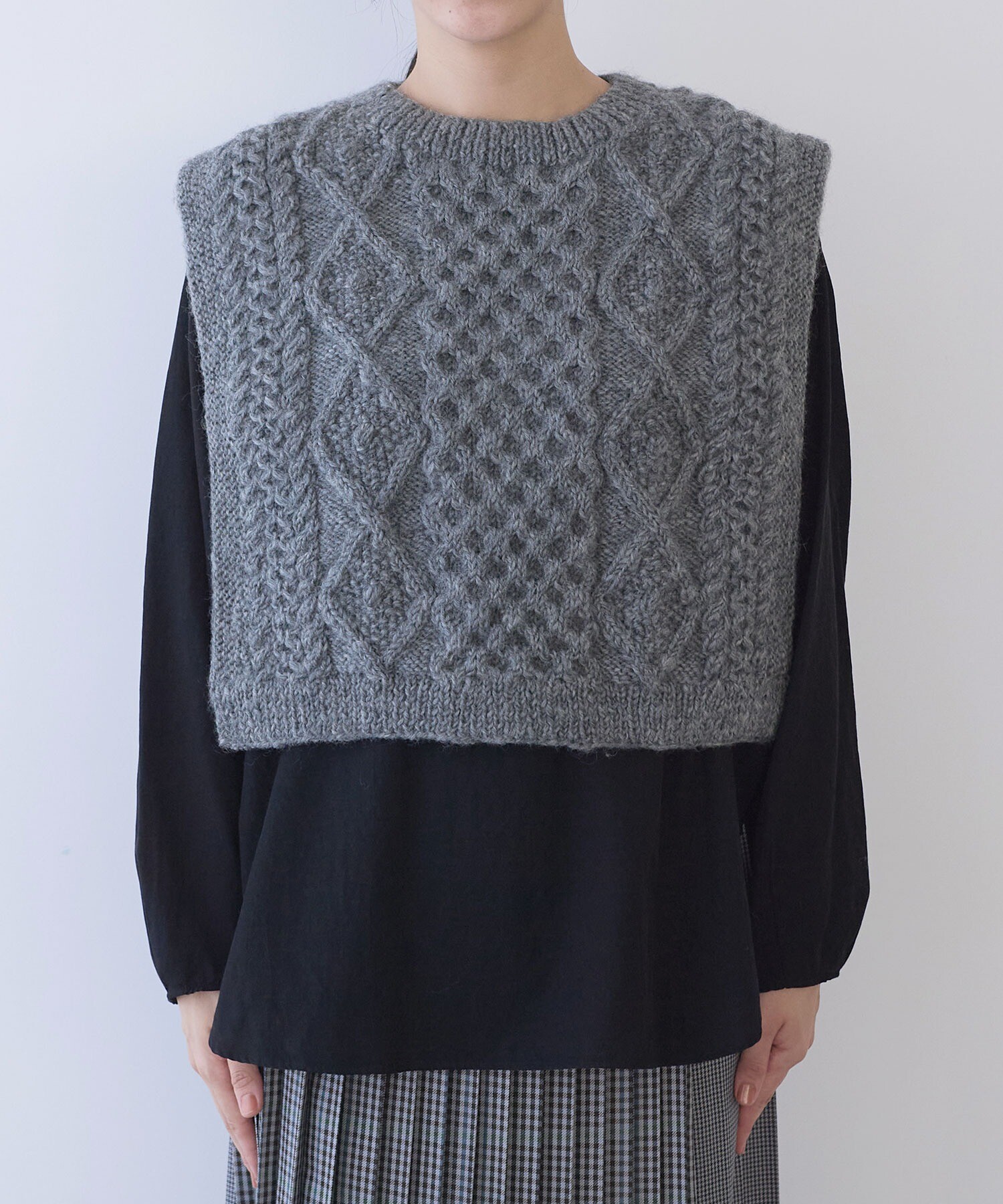 AMBIDEX Store ○ネパールハンドニット ベスト (F シロ): yuni