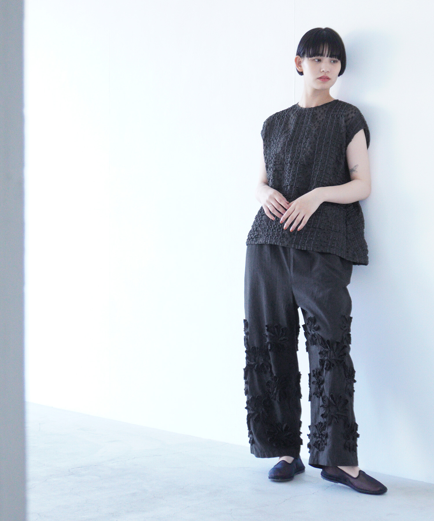 クロエ　セットアップ　ブラック　サイズ　15AR(2XL) AMBIDEX Store △〇sea バックギャザーブラウス(F クロ): FLAT