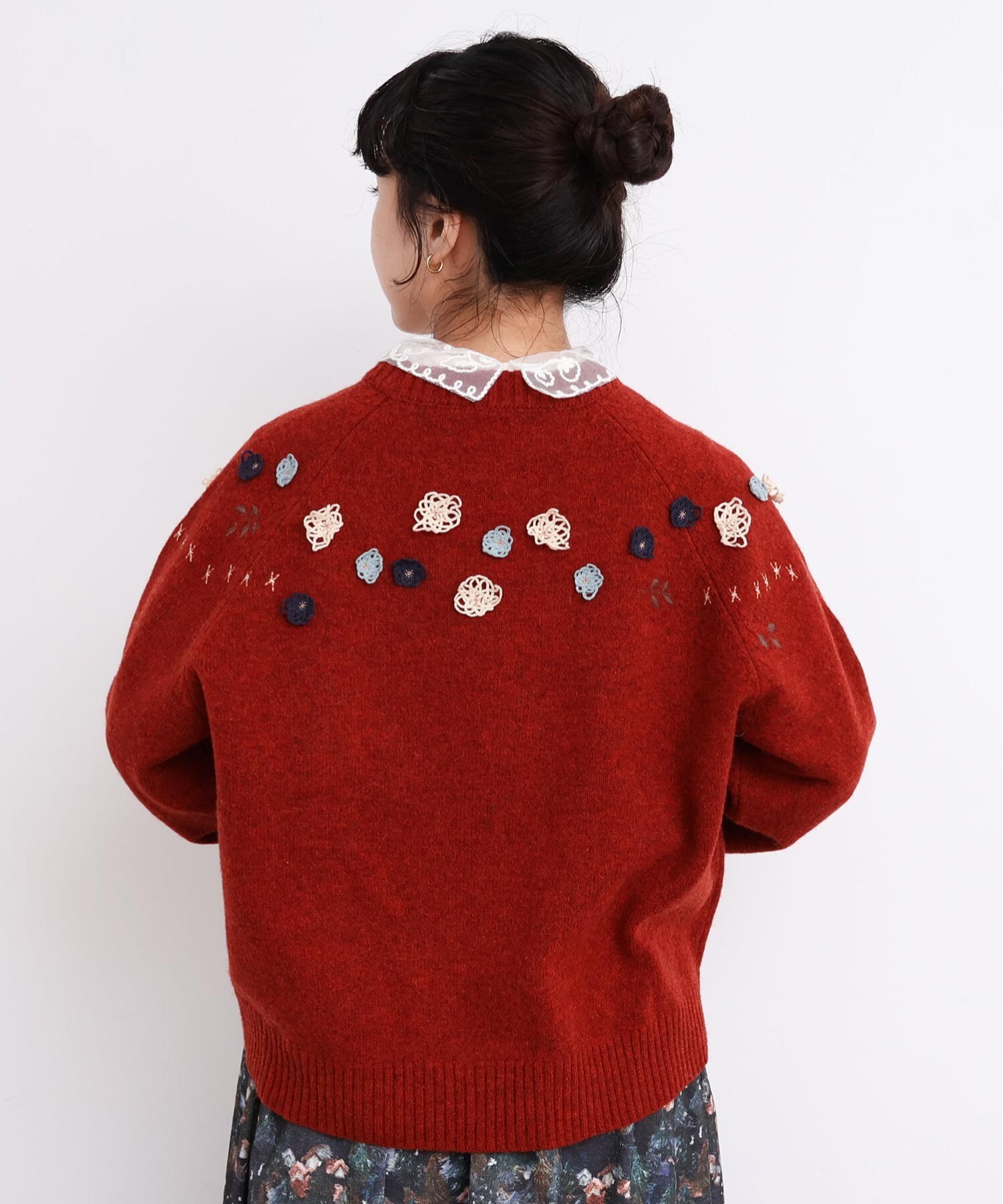 AMBIDEX Store くるくるお花の 求心みたいなニットプルオーバー(F