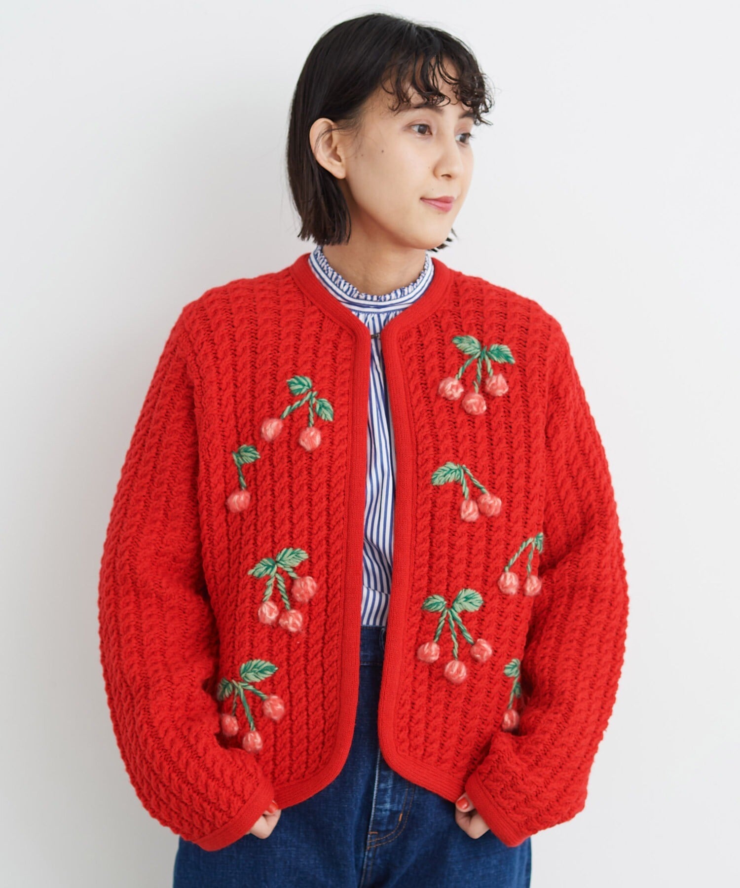 モデル 156cm ※チェリー刺繍の配置と配色が変わります。