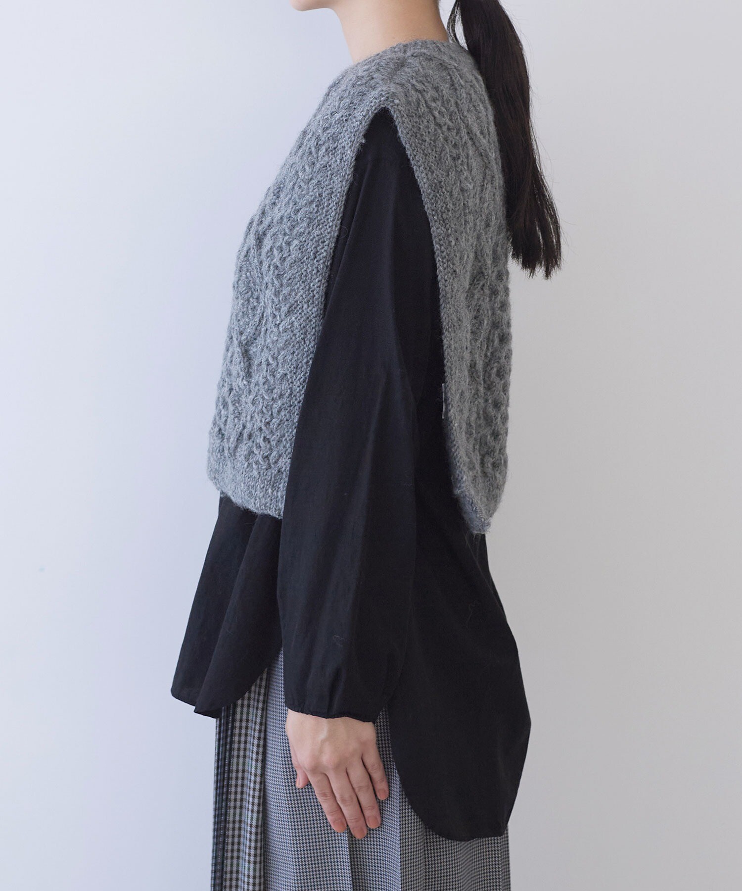 AMBIDEX Store ○ネパールハンドニット ベスト (F シロ): yuni