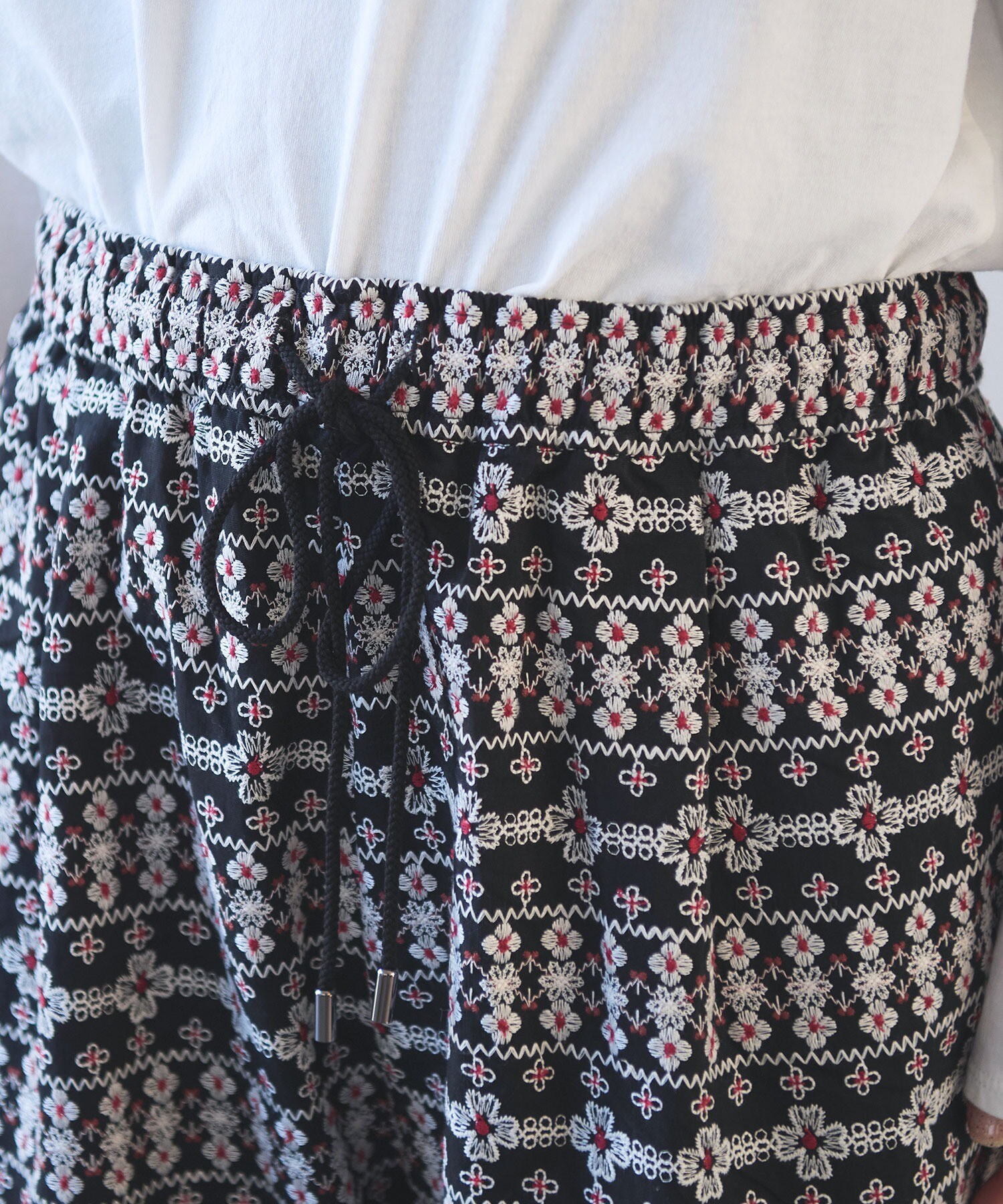 AMBIDEX Store ○総刺繍 relax パンツ(F マルチ): yuni