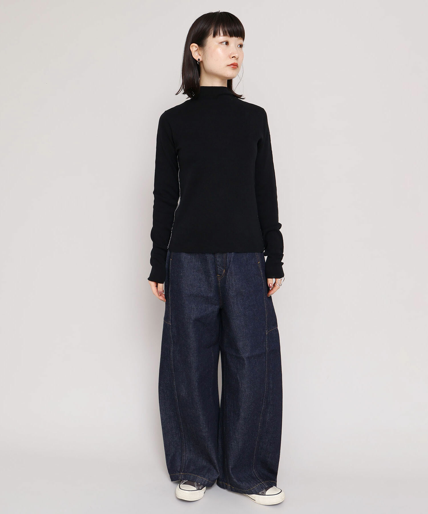 ○★新品未使用　MARK&LONA　クルーネックセーター　44　レッド AMBIDEX Store △○HARRIS いかりモチーフ ラグランプルオーバー