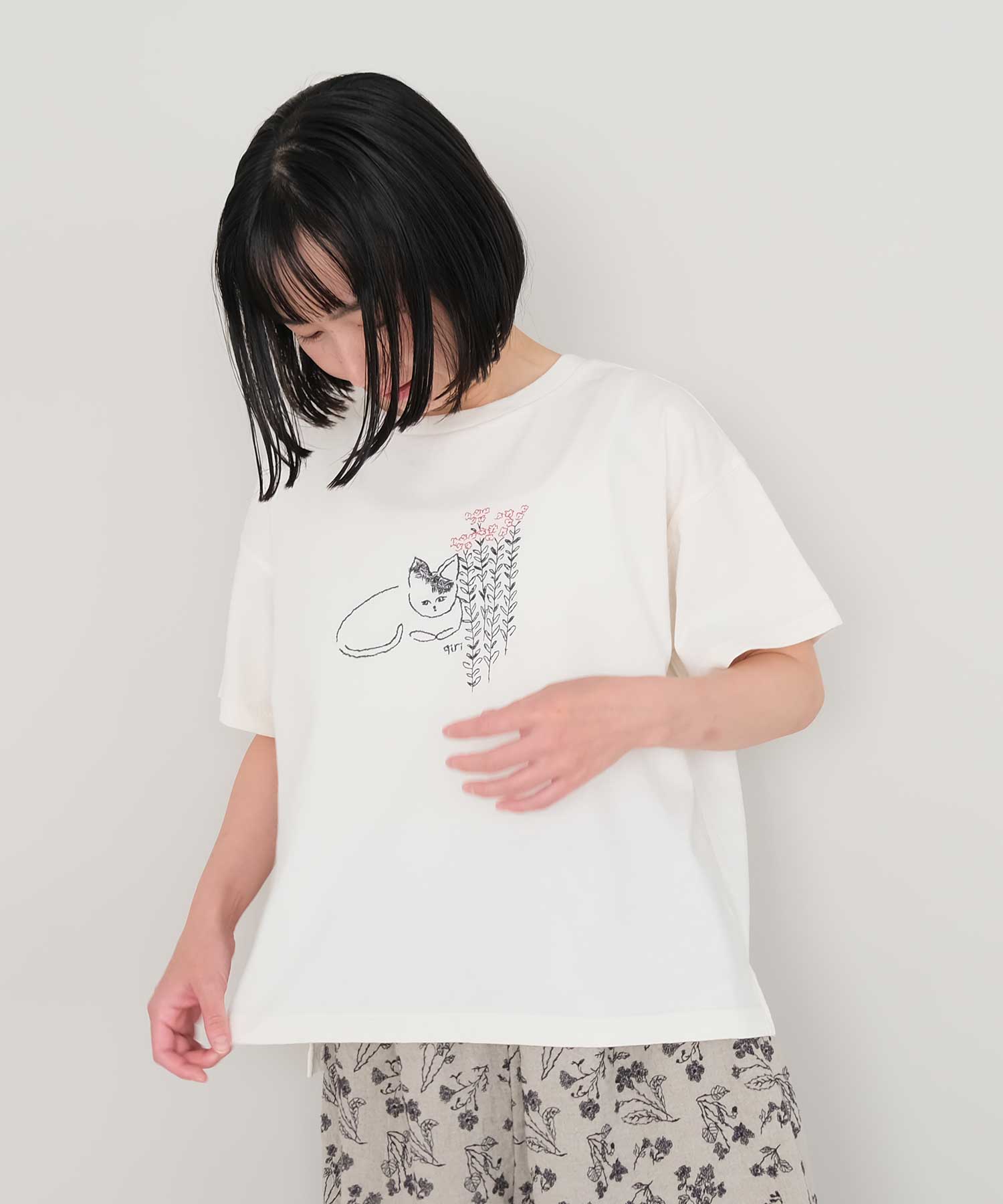 AMBIDEX Store 〇qiri ネコ Tシャツ(フリー ベージュ): FLAT-cic-HATENA