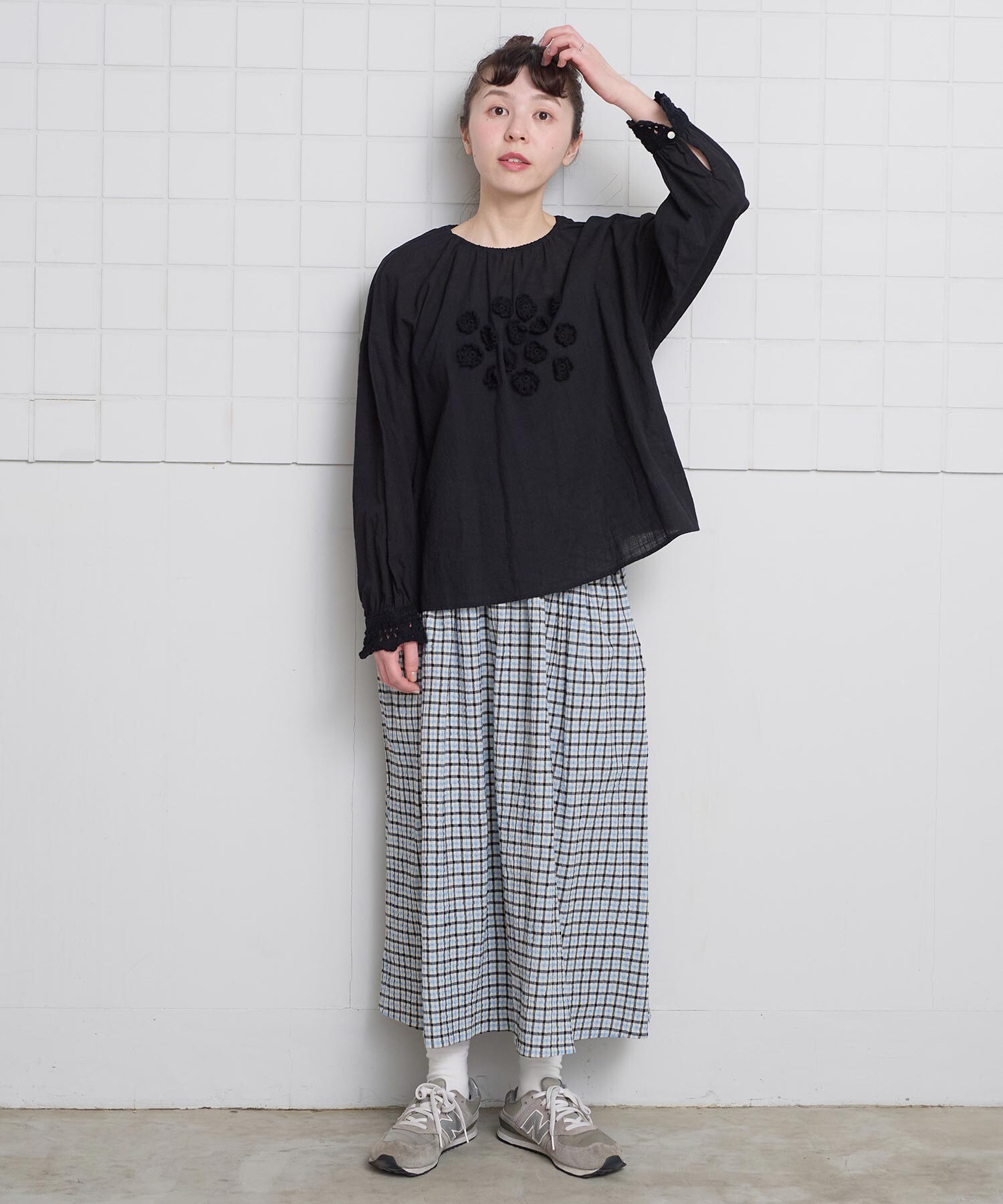 AMBIDEX Store handcraft かぎ針お花のついたTブラウス(F シロ): l