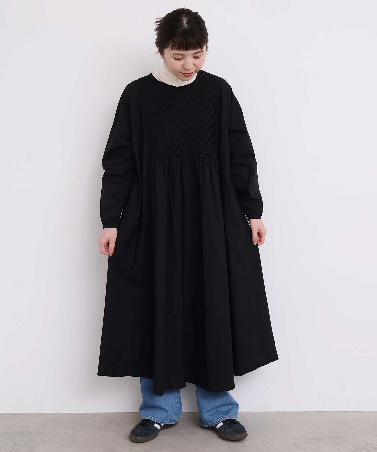 新品タグ付き　マチャット　ドットロングワンピース　プリーツ　ピンタック　黒 洗える｜ピンタックがポイントのワンピース M・ブラック｜東京