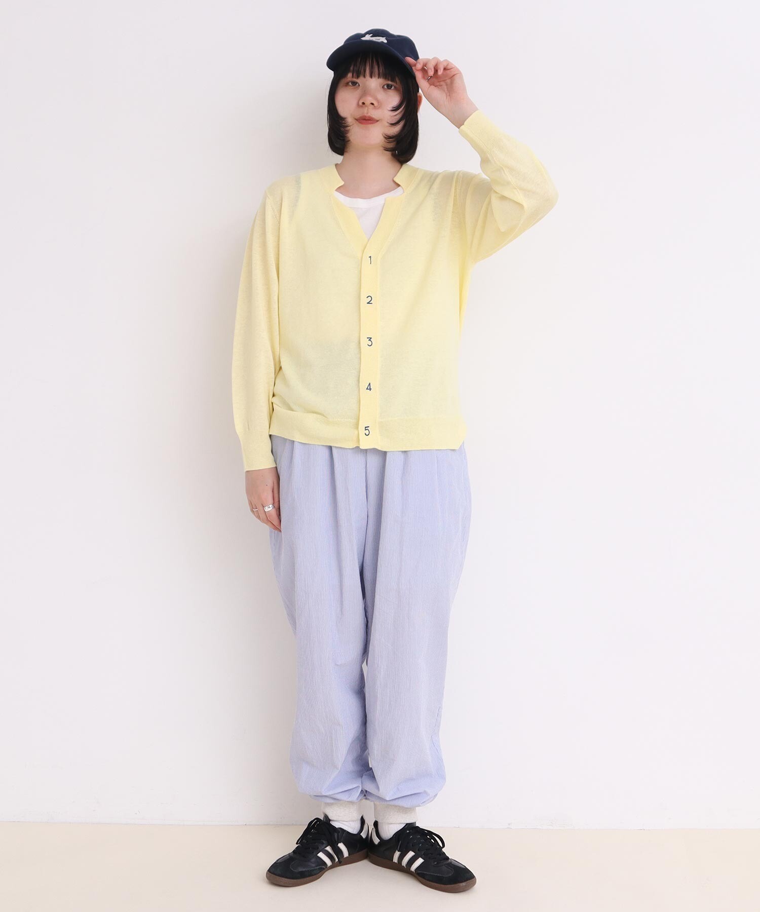 AMBIDEX Store △コットンリネン 数字刺繍 Vネック カーディガン