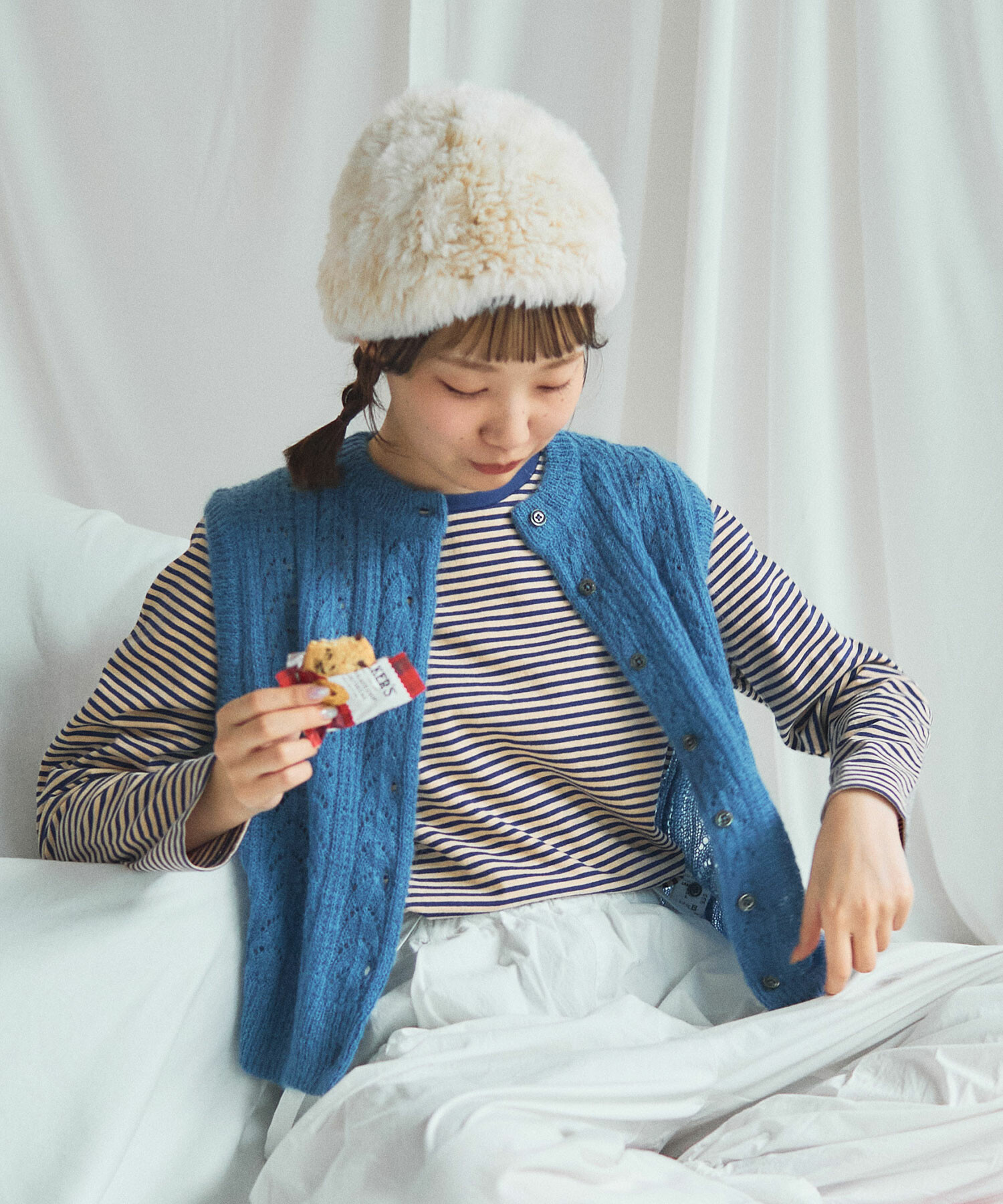 AMBIDEX Store 〇 ふわふわ 透かし編み ニットベスト(F イエロー