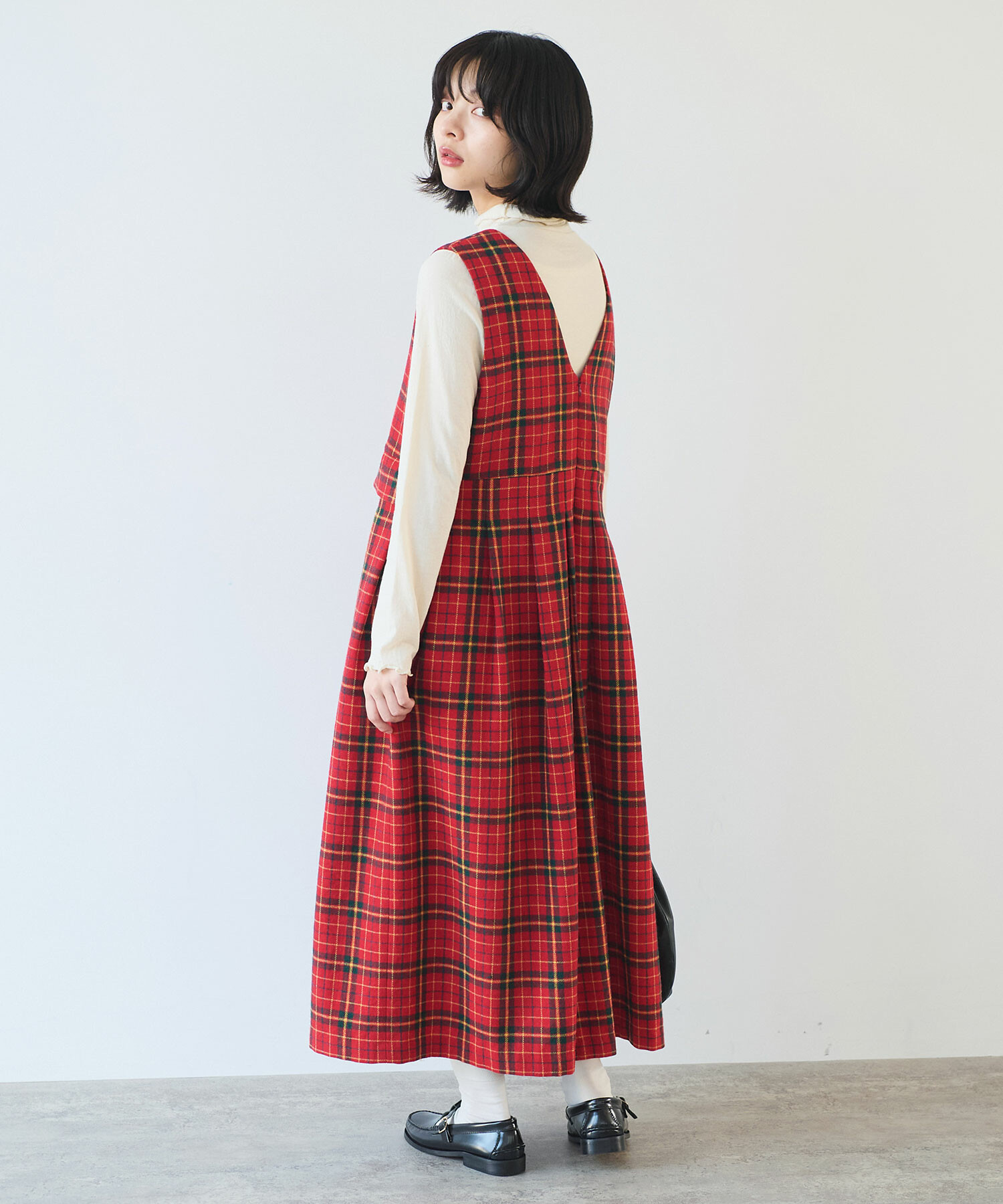 プードルアップリケジャンパースカート POU DOU DOU（プードゥドゥ）の「ツイルプードル刺繍ジャンスカ