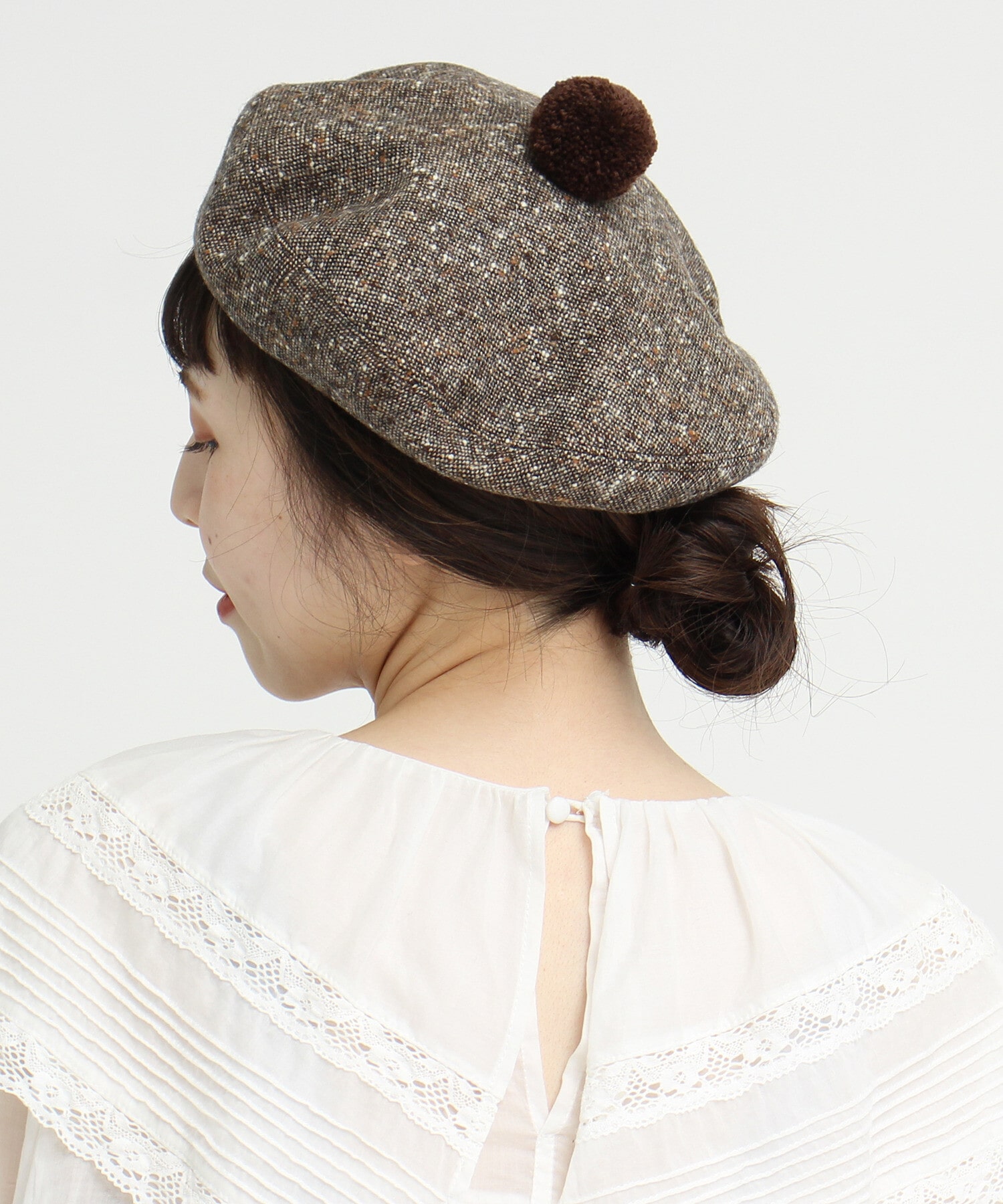 AMBIDEX Store △ホームスパン ポンポン付きベレー帽(F クロ): Dot and 