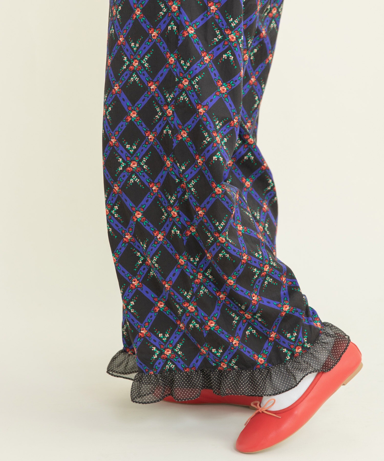 AMBIDEX Store 【予約販売】○チェックフラワープリント 裾フリル