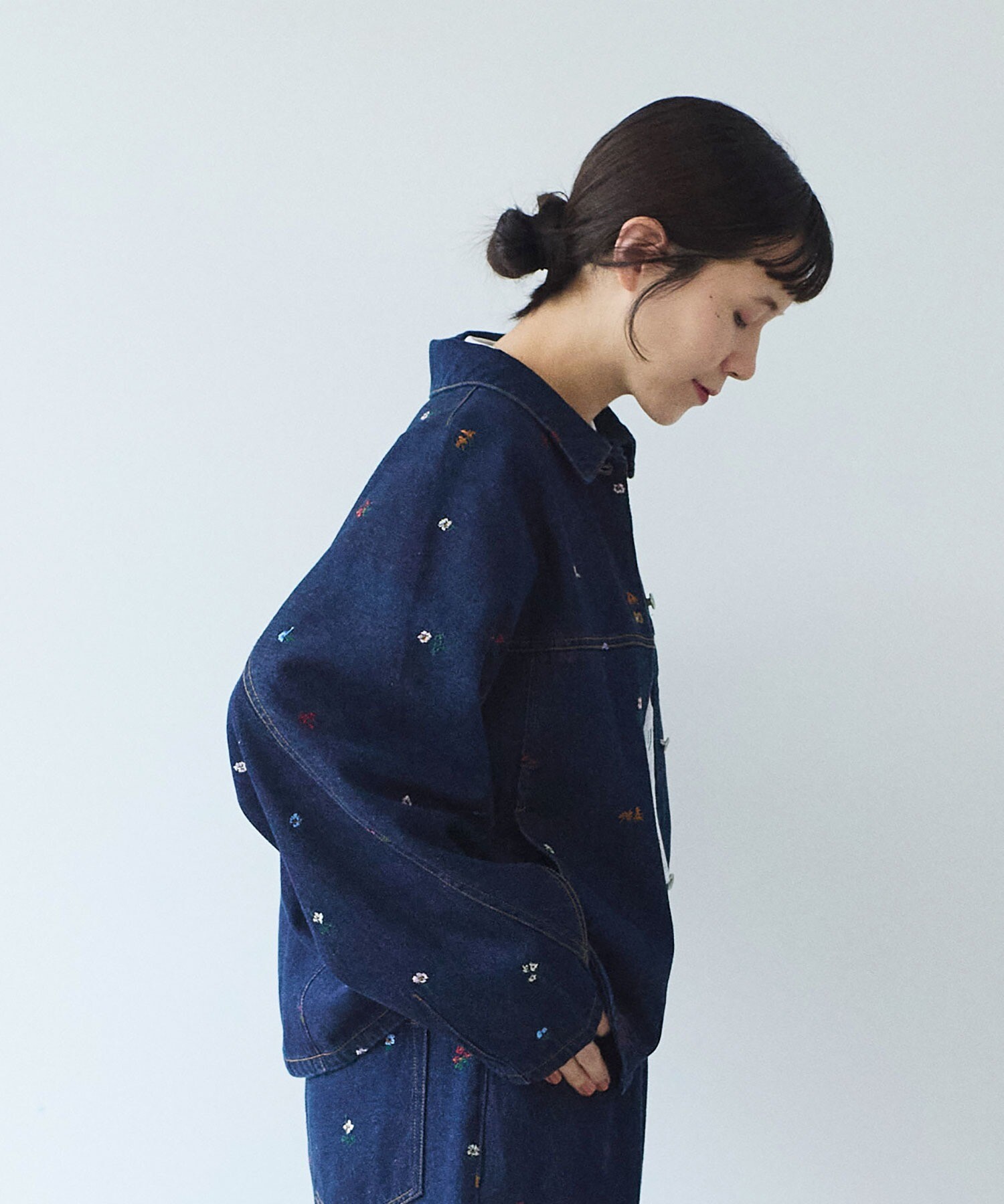 yuni floral embloidely denim cocoon ブルゾン AMBIDEX Store floral embloidely denim cocoon ブルゾン(F サックス