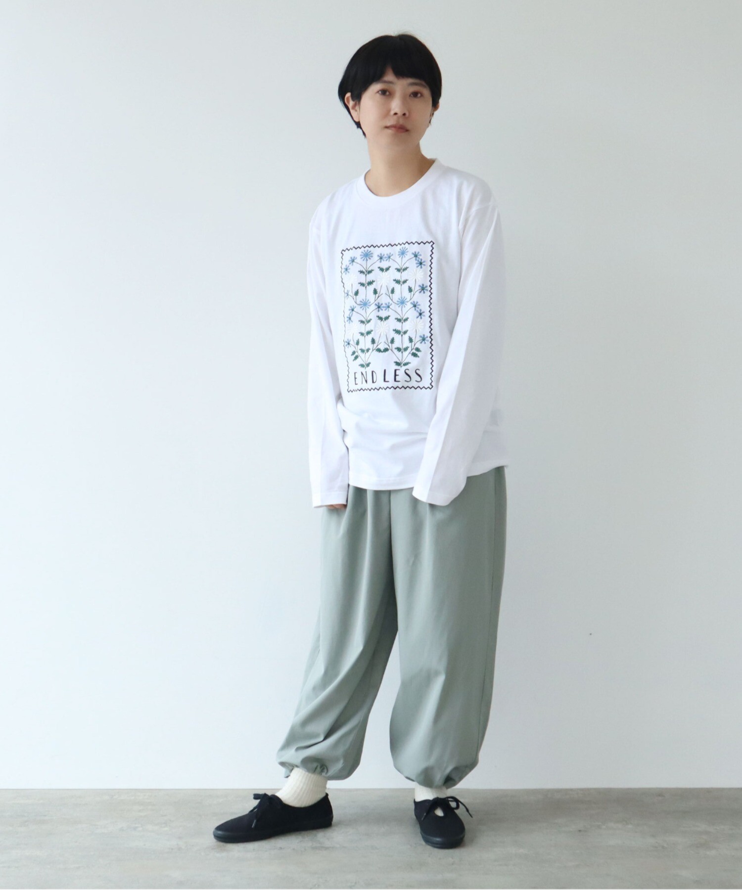 AMBIDEX Store ○【WEB限定】souvenir embroidery 長袖Tシャツ(F シロ