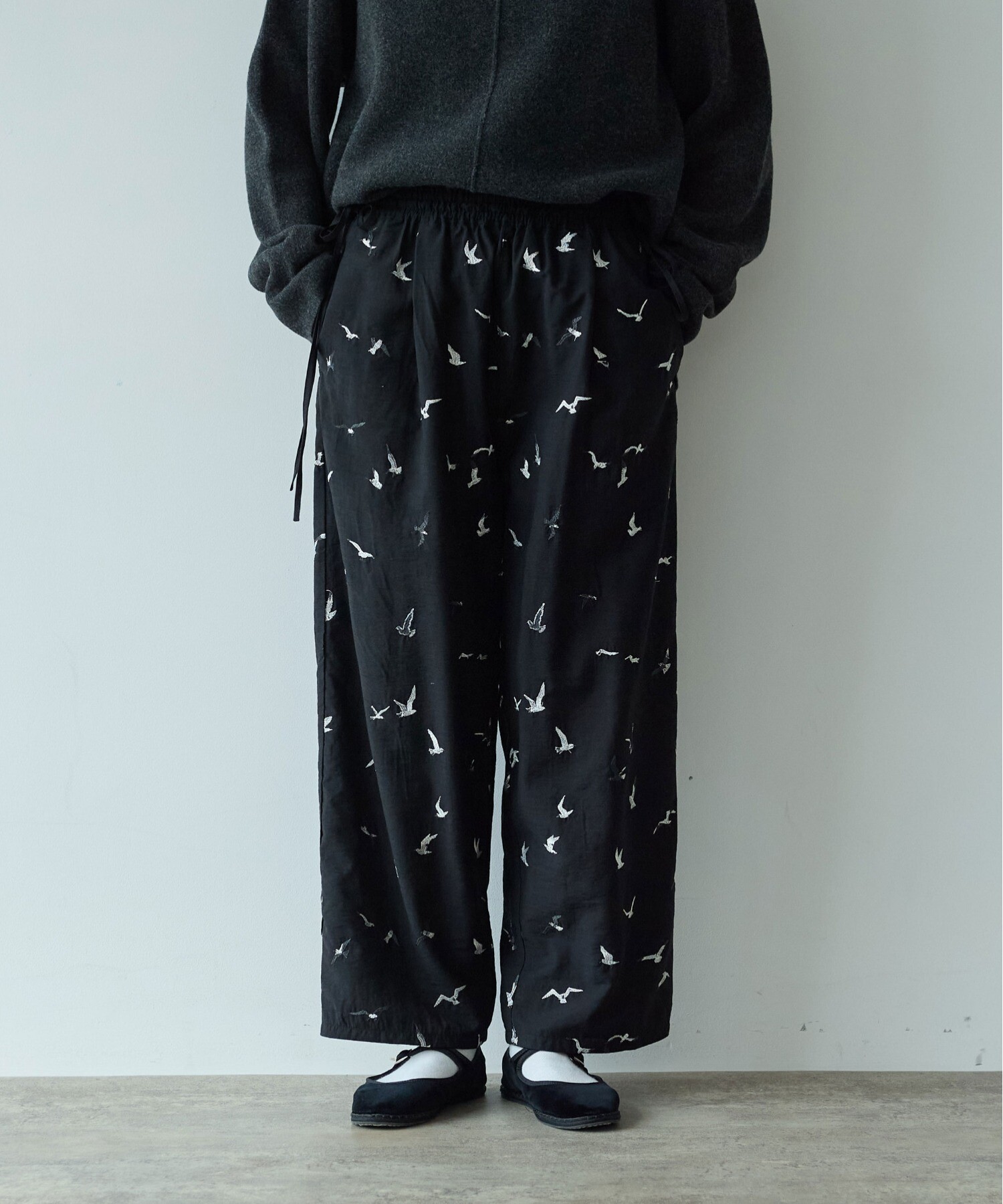 AMBIDEX Store ○bird刺繍 drawstrings パンツ(F クロ): yuni