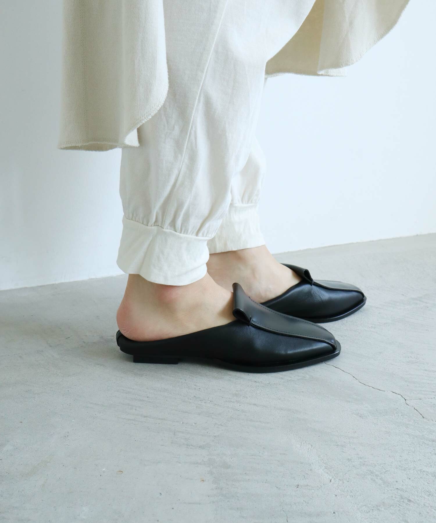 AMBIDEX Store _Fot square loafers(37 クロ): note et silence.