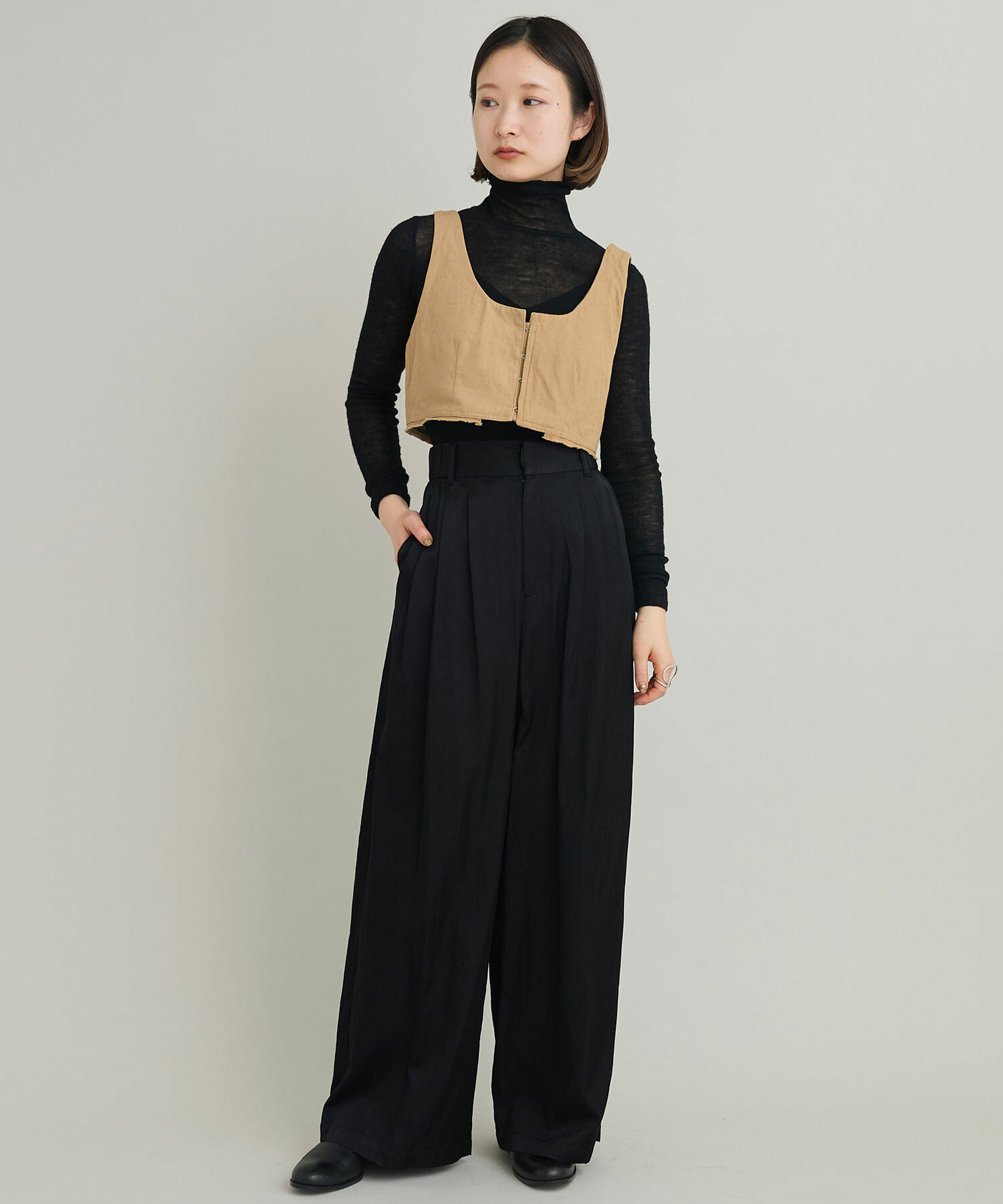 ほぼ新品 ワッシャー ワイドパンツ LOEFF (2386 ほぼ新品 ワッシャー ワイドパンツ LOEFF (2386