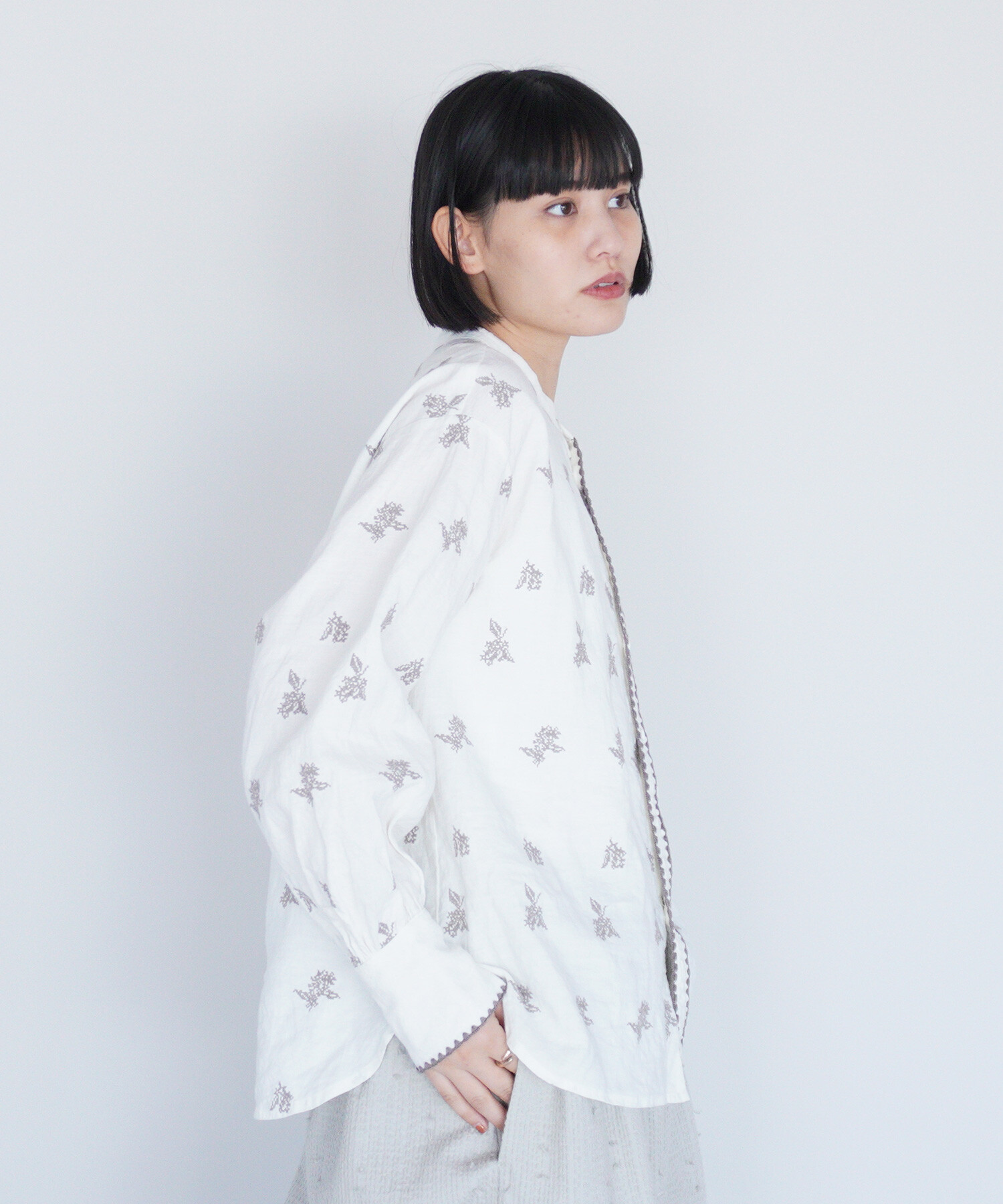 AMBIDEX Store 〇金木犀 embroidery ブラウス(F シロ): FLAT-cic