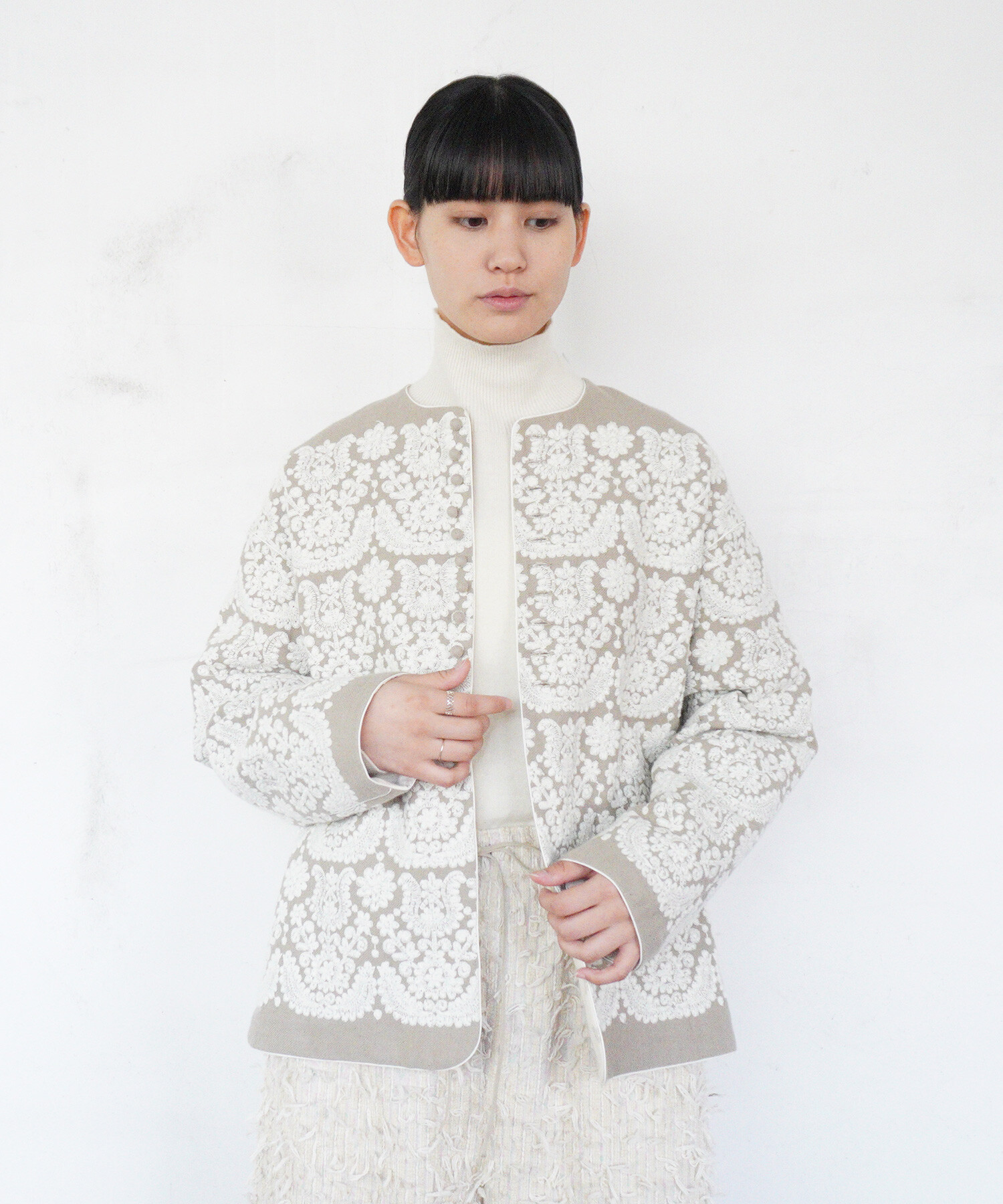 Corpierrot シングル ジャケット ベージュ 未使用 シングルトレンチコート ベージュ | ONLY ONLINE STORE
